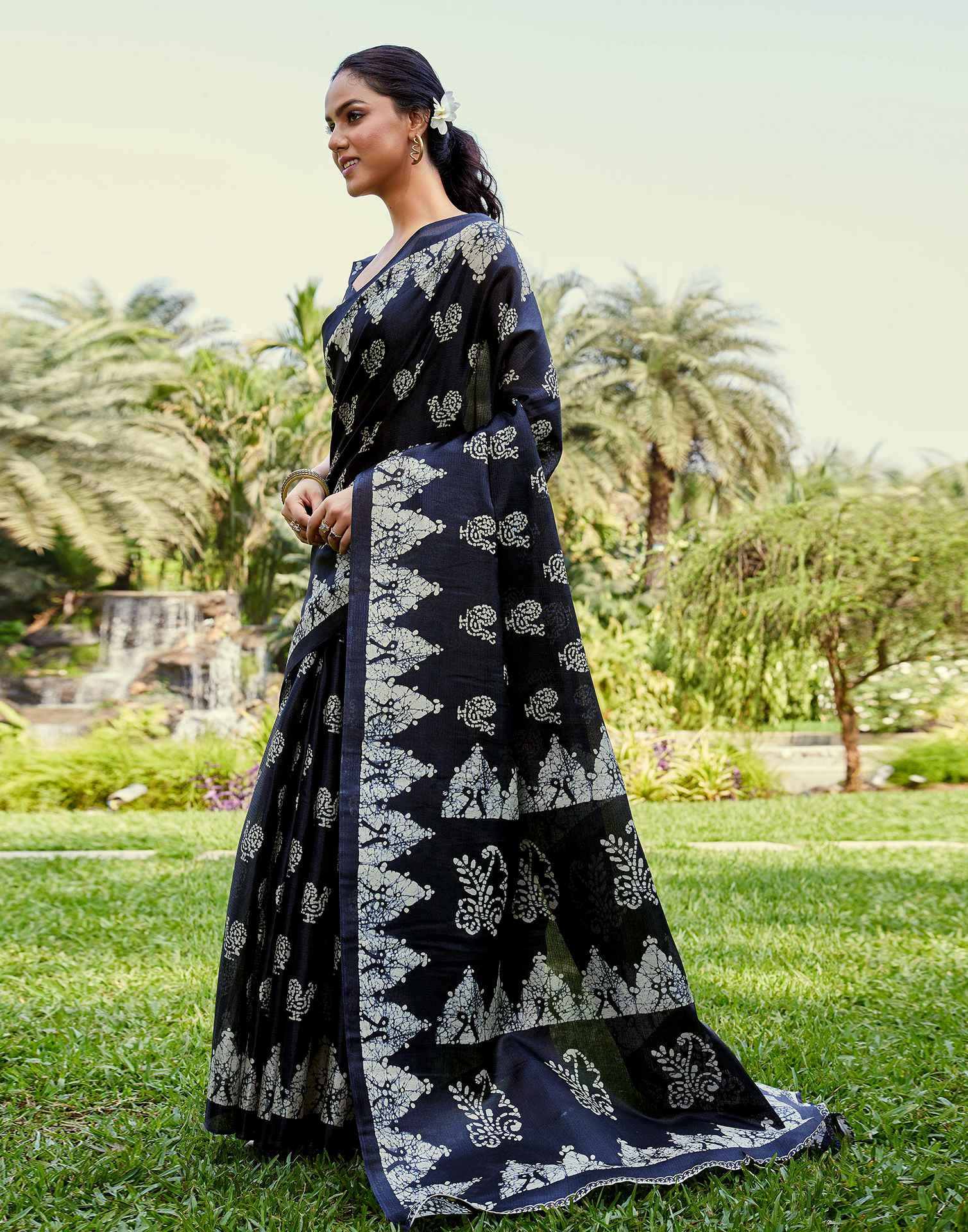 Black Cotton Blend Printed Saree