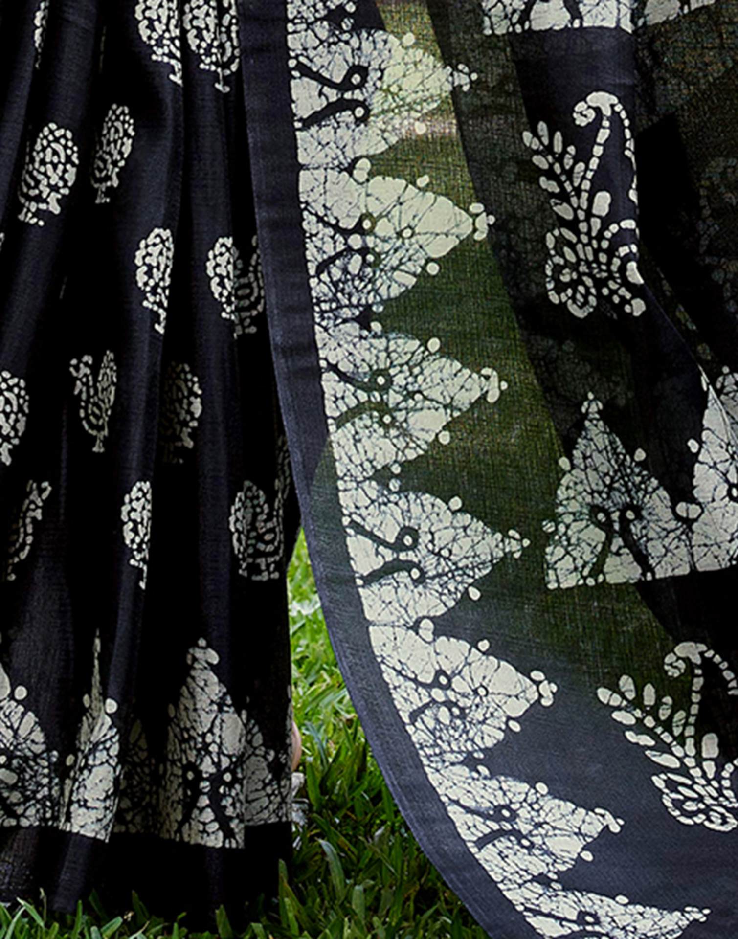 Black Cotton Blend Printed Saree