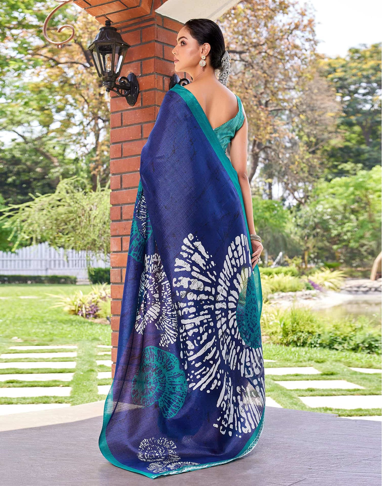 Dark Blue Cotton Blend Warli Printed Saree