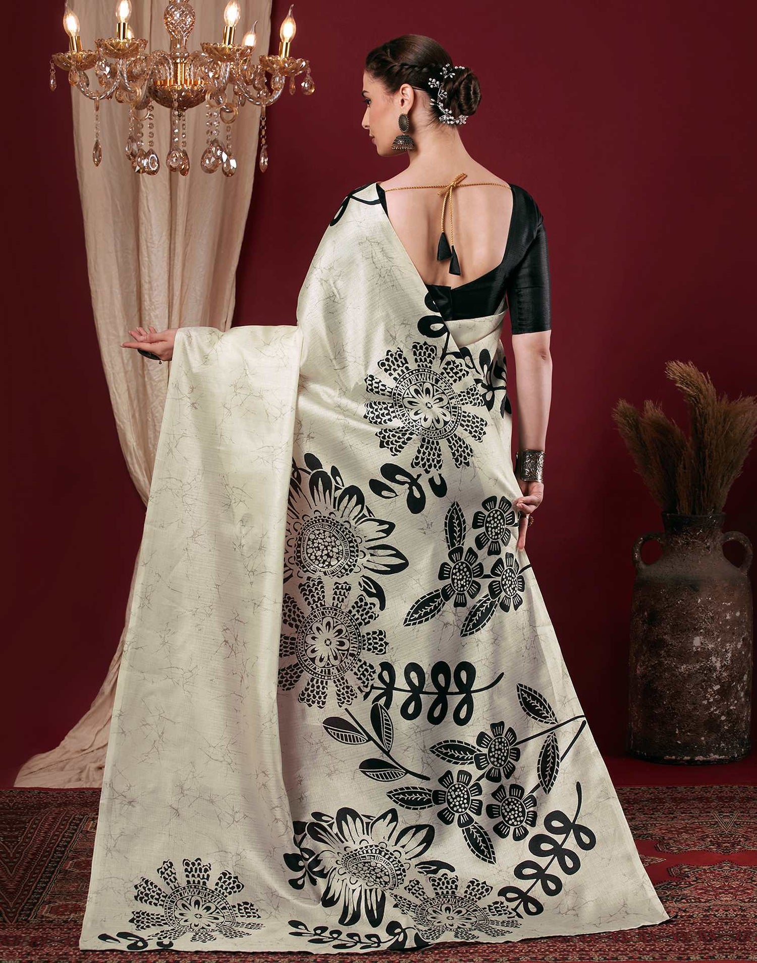 White Cotton Blend Floral Printed Saree