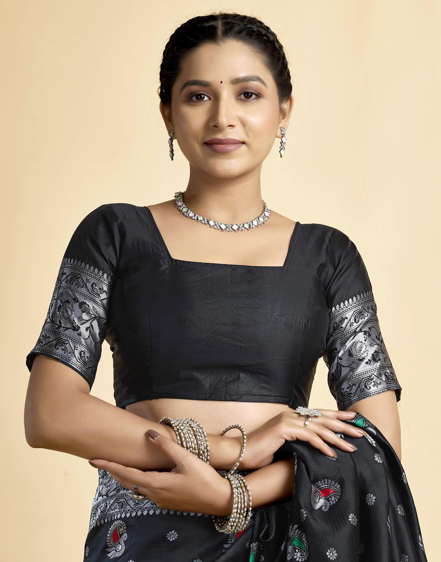 Black Silk Woven Paithani Saree