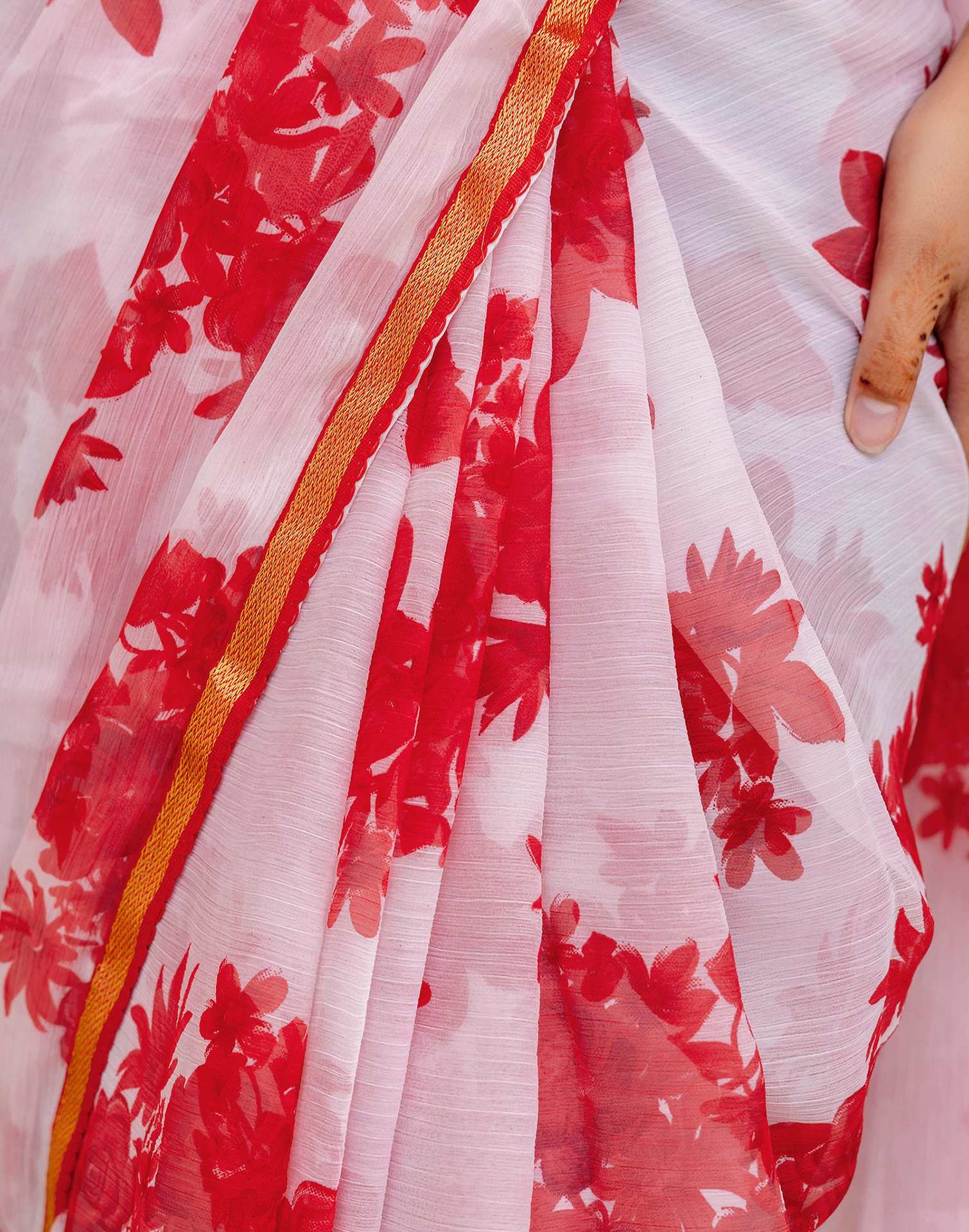 White Chiffon Floral Printed Saree