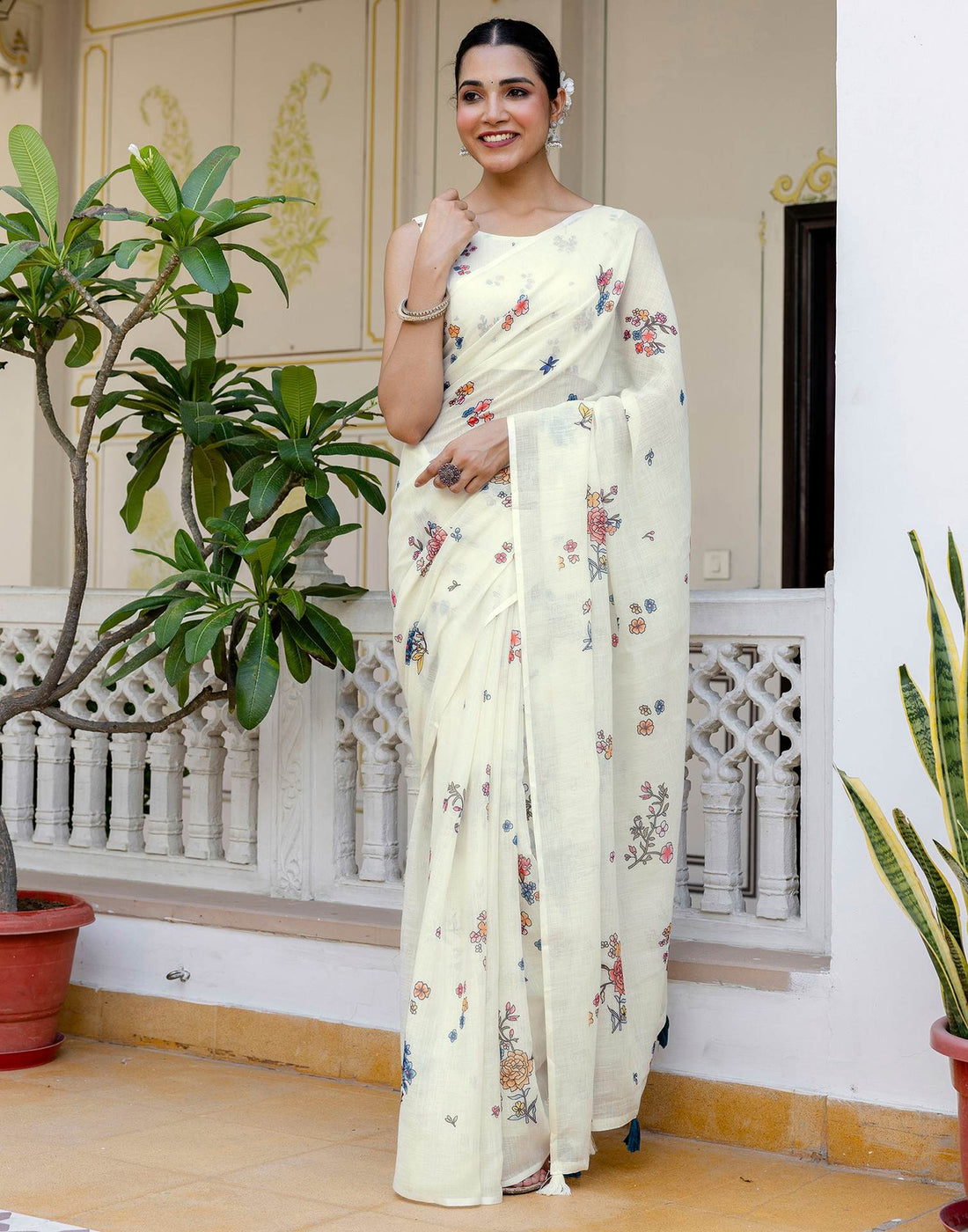 Cream Linen Floral Printed Saree