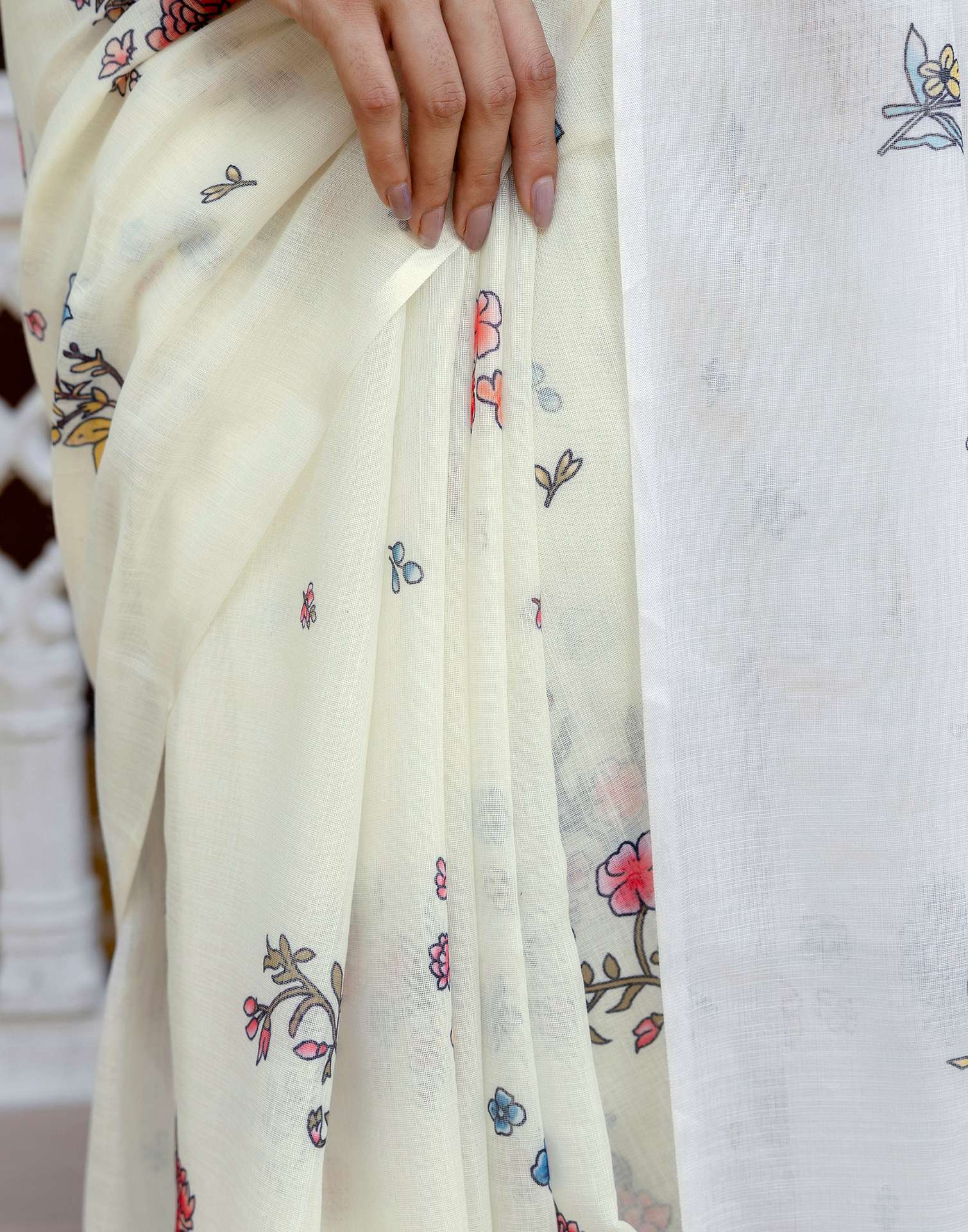 Cream Linen Floral Printed Saree