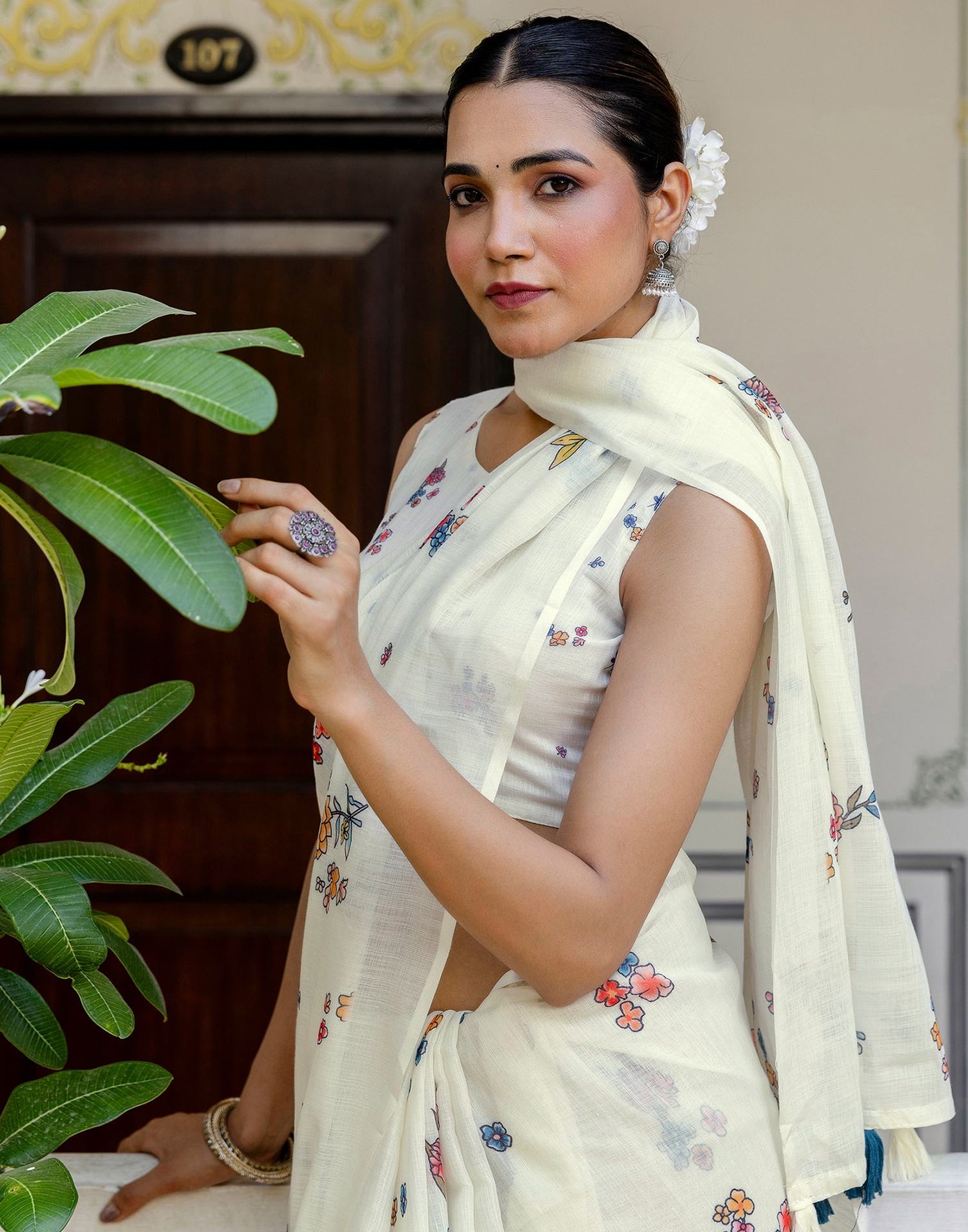 Cream Linen Floral Printed Saree