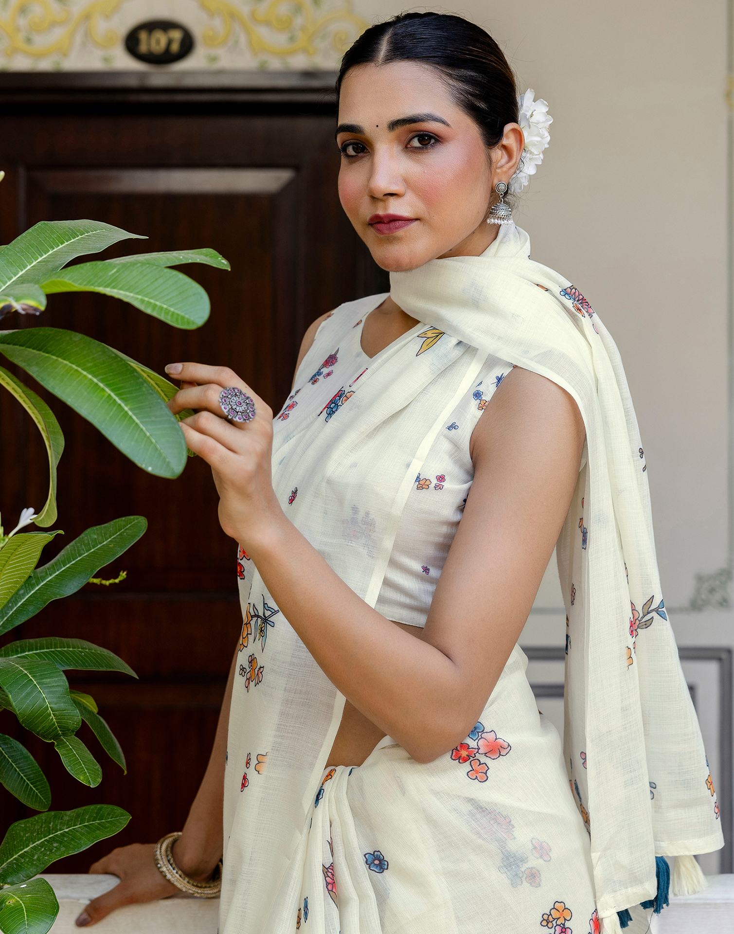 Cream Linen Floral Printed Saree