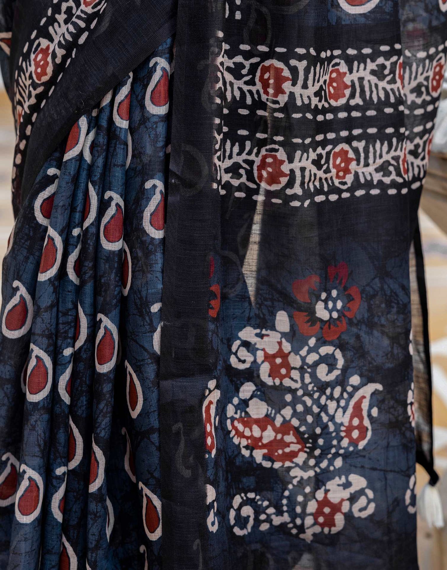 Black Linen Floral Printed Saree