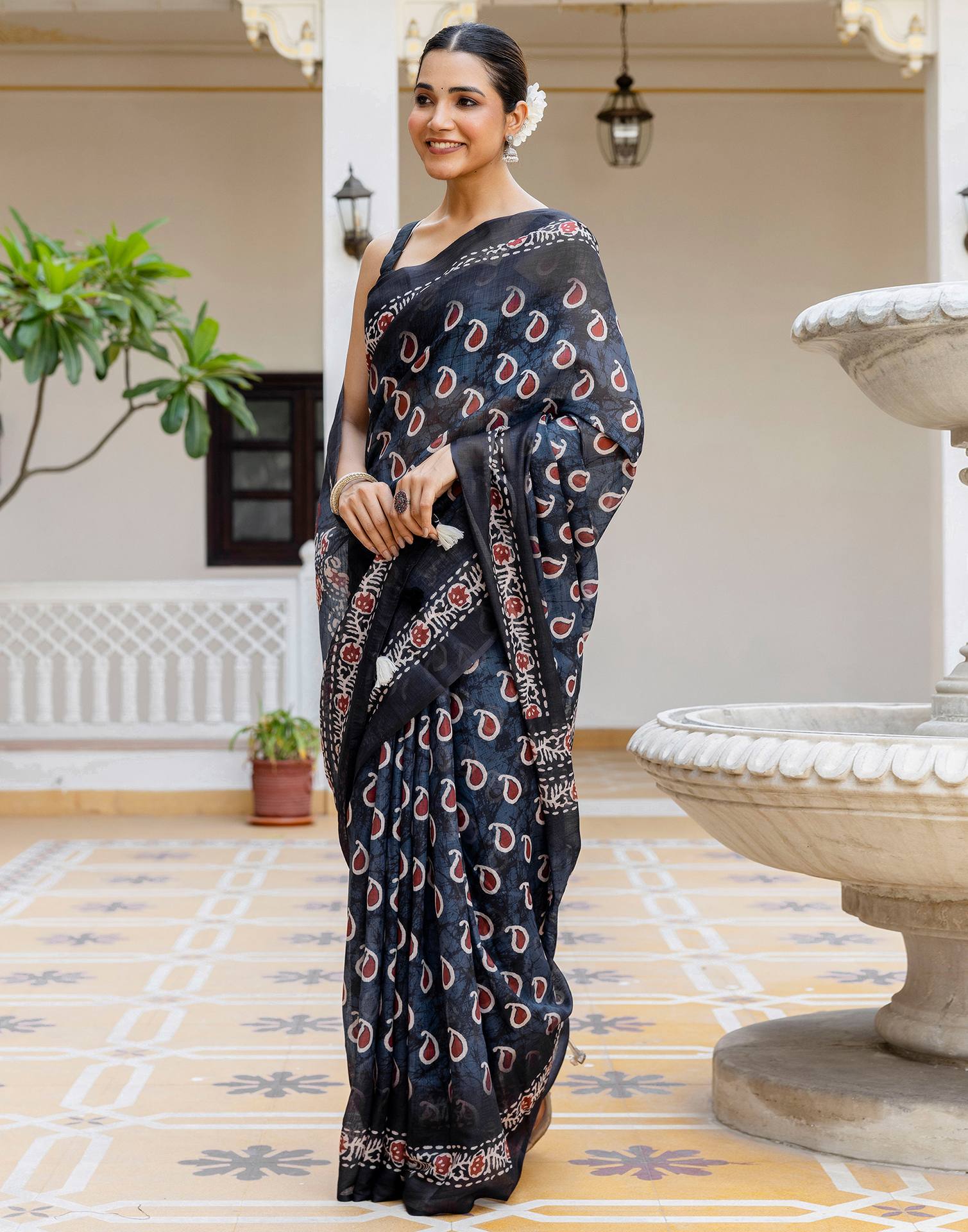 Black Linen Floral Printed Saree