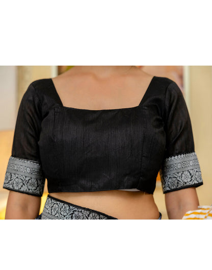 Off White Georgette Printed Laheriya Saree