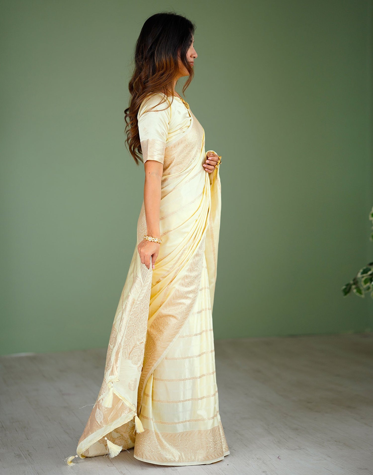 Cream Silk Woven Kanjivaram Saree
