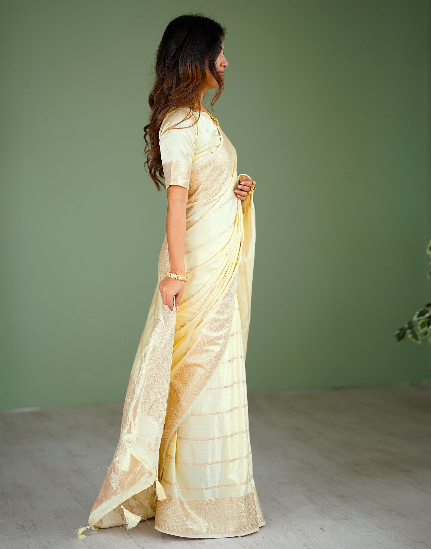Cream Silk Woven Kanjivaram Saree