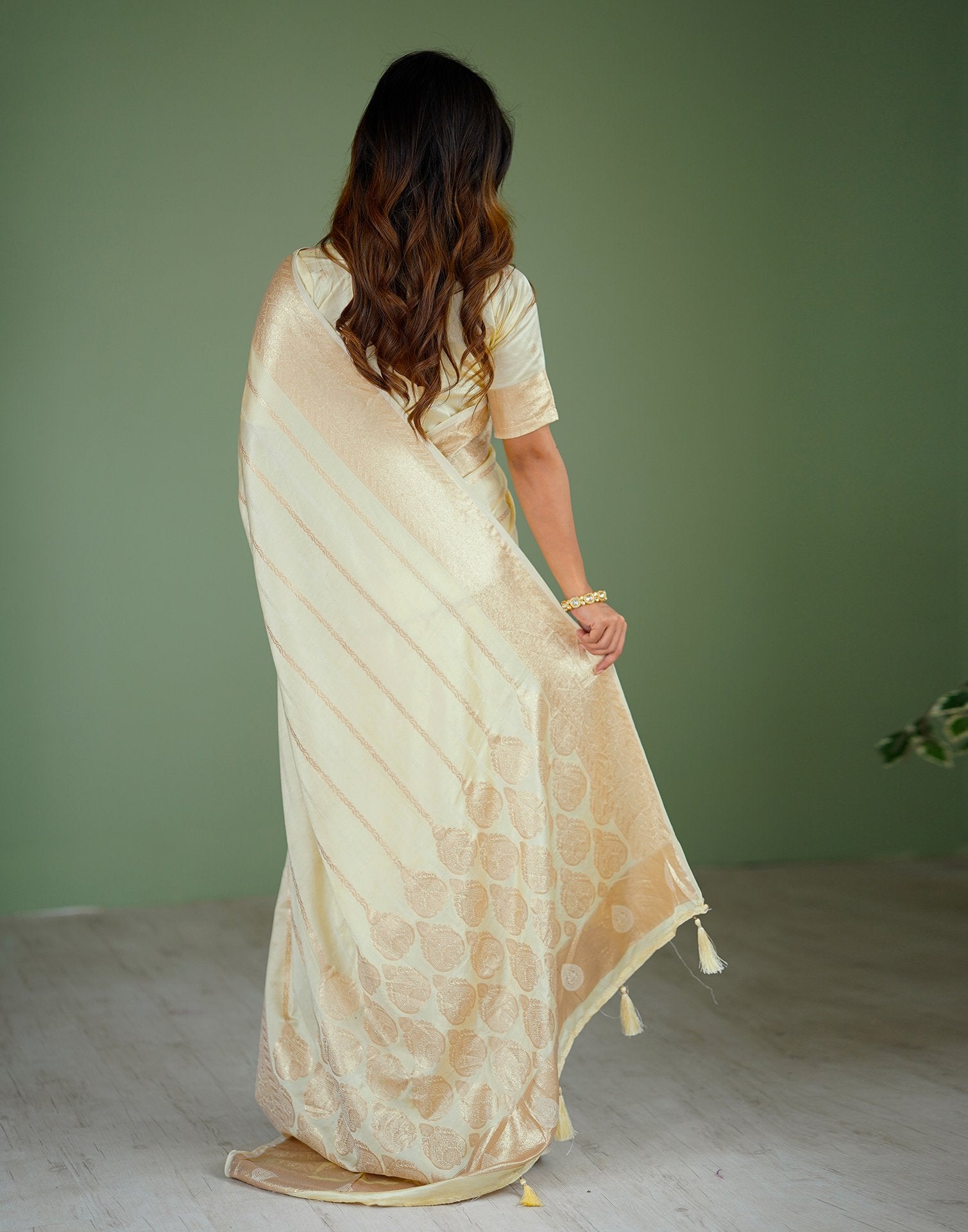 Cream Silk Woven Kanjivaram Saree