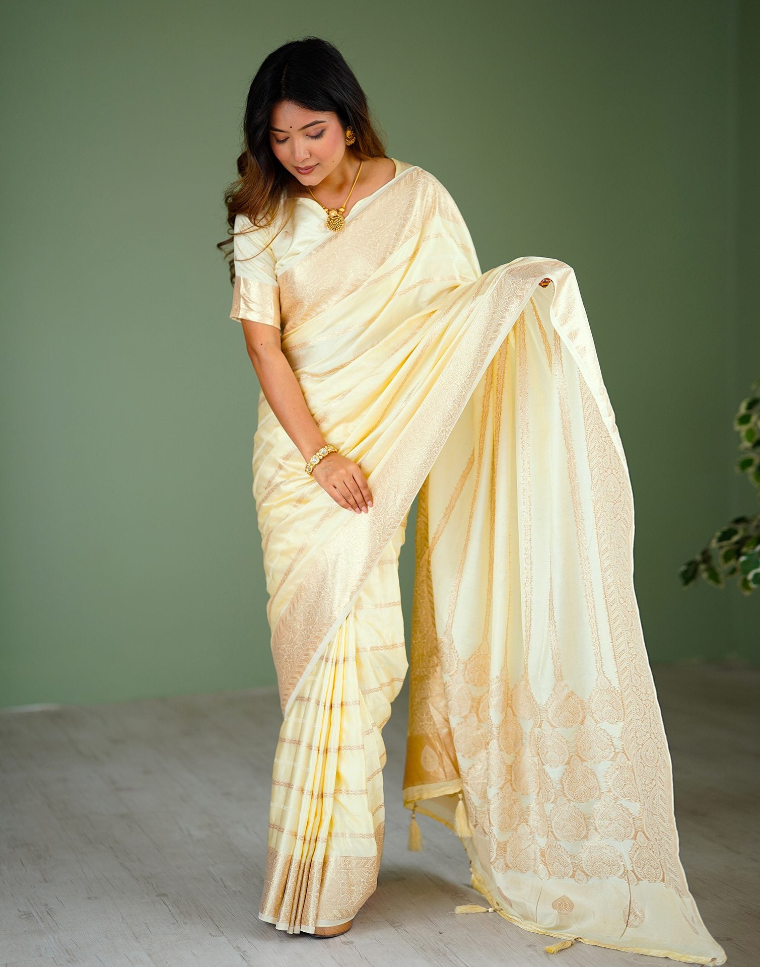 Cream Silk Woven Kanjivaram Saree