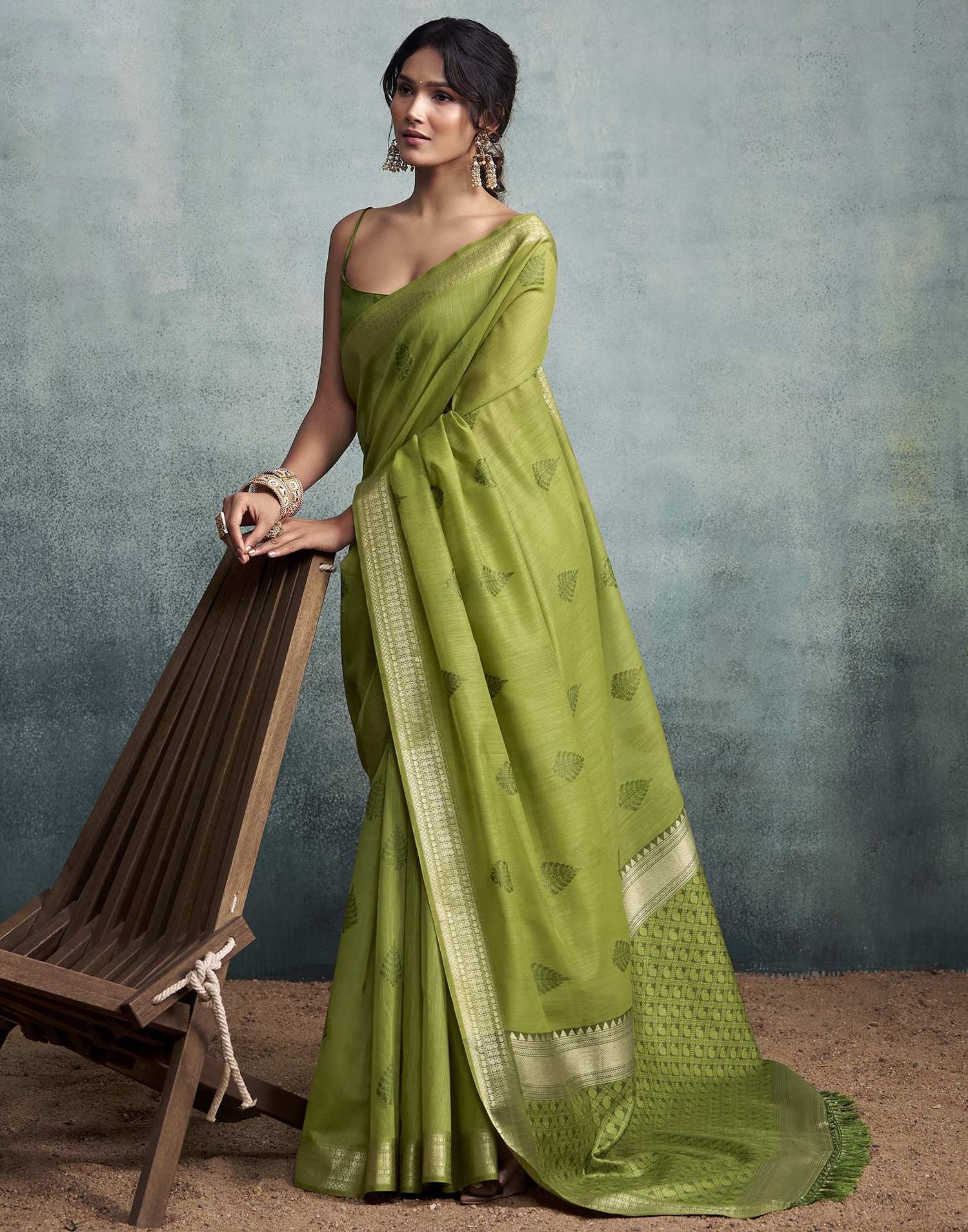 Mehandi Green Cotton Woven Saree