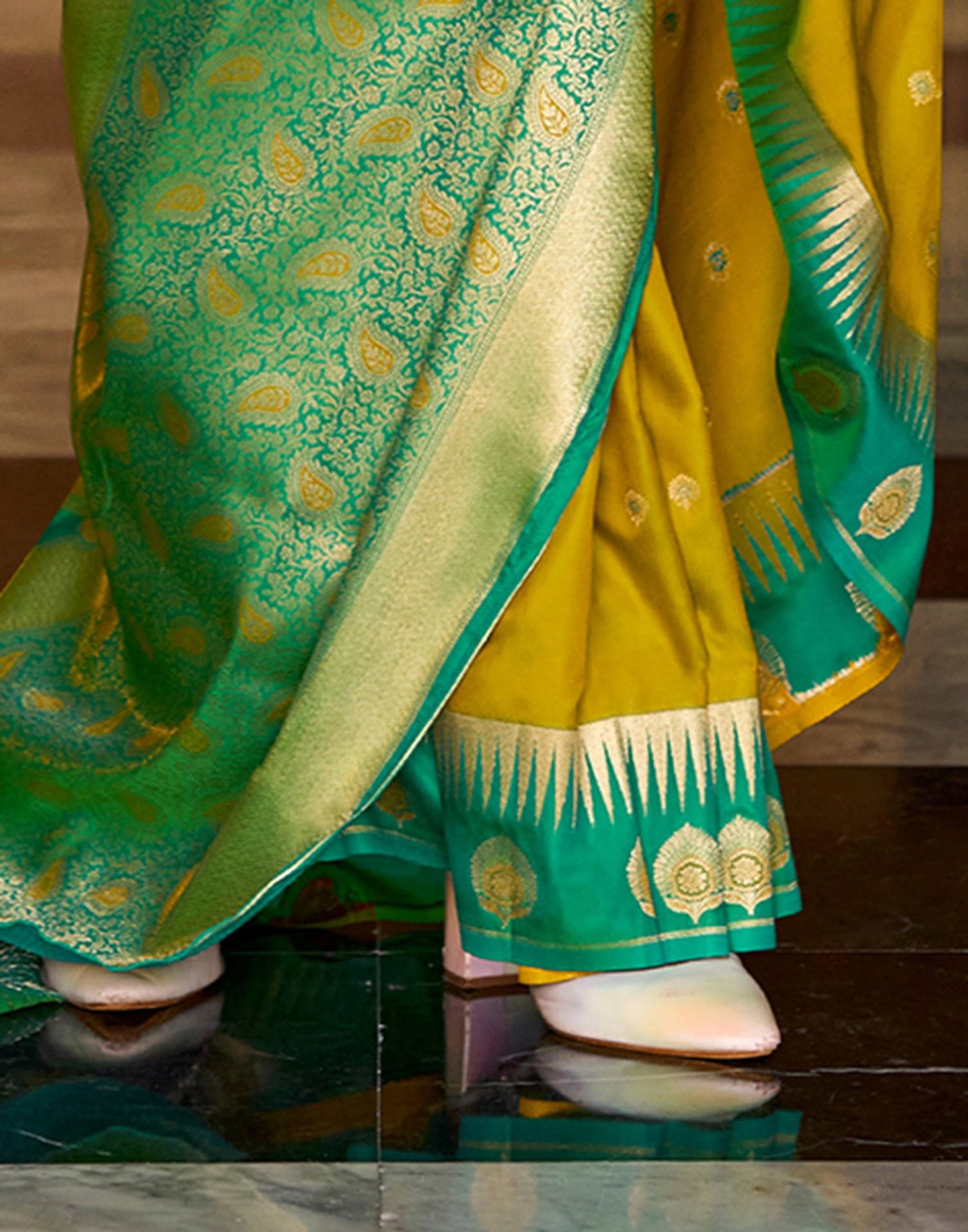 Mehandi Green Silk Woven Banarasi Saree