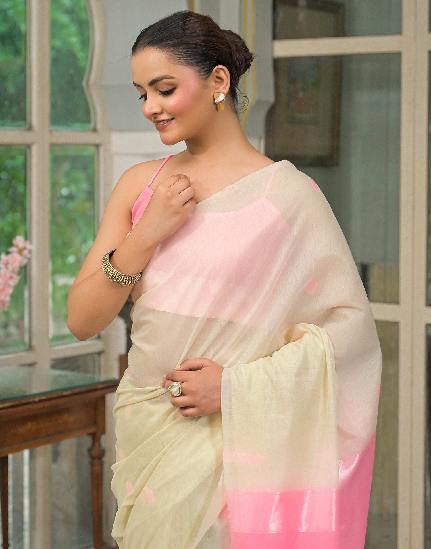 Cream. Pink Linen Woven Saree