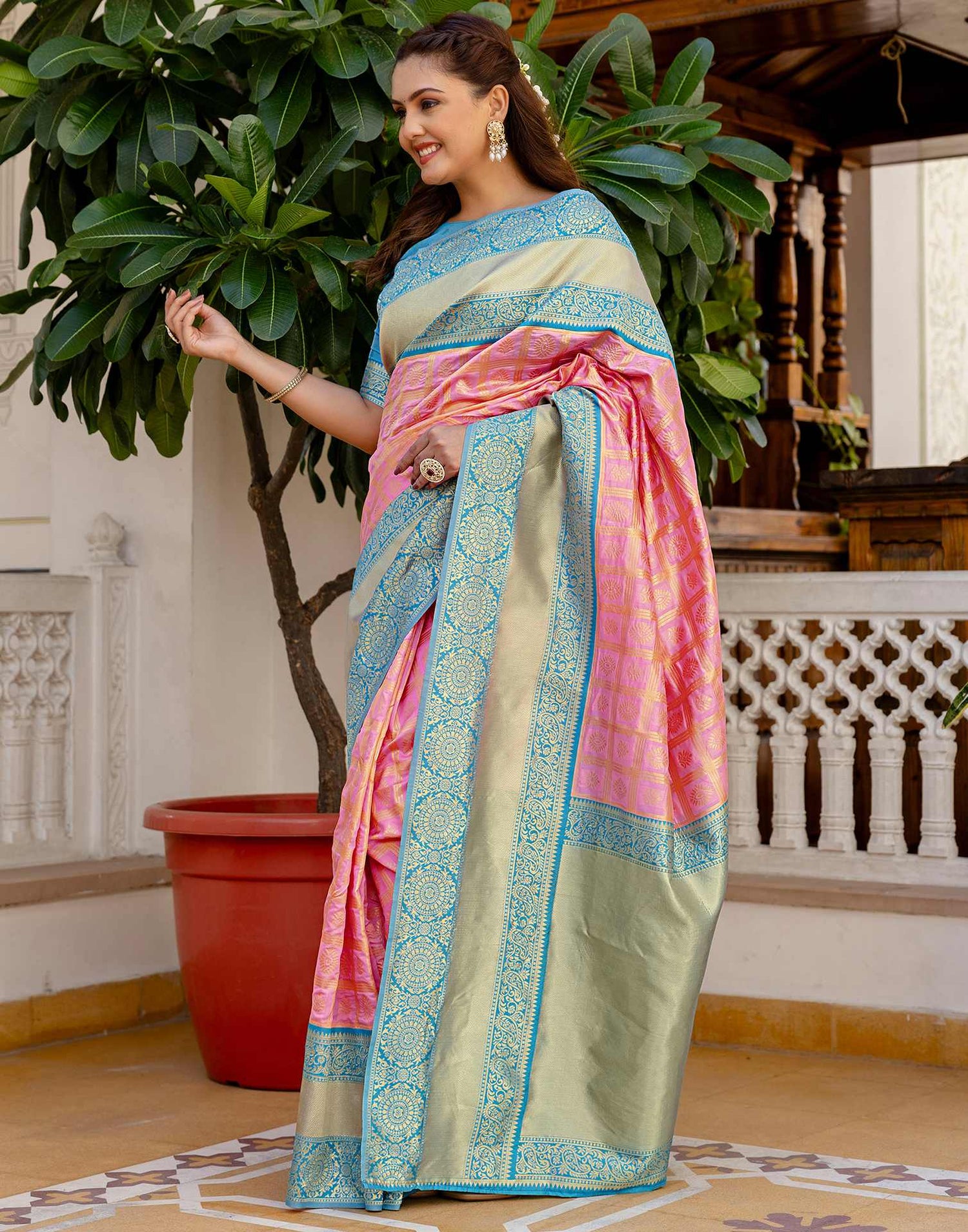 Pink Silk Woven Kanjivaram Saree