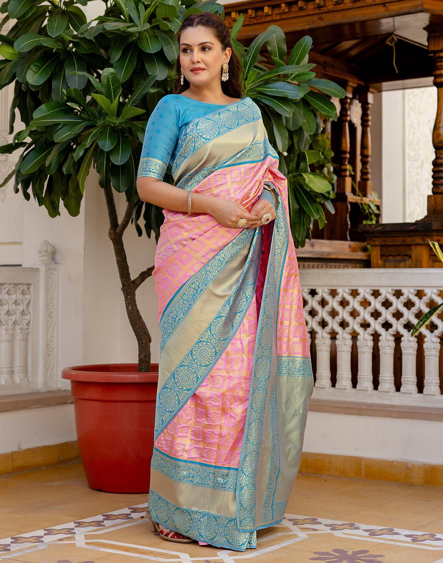 Pink Silk Woven Kanjivaram Saree