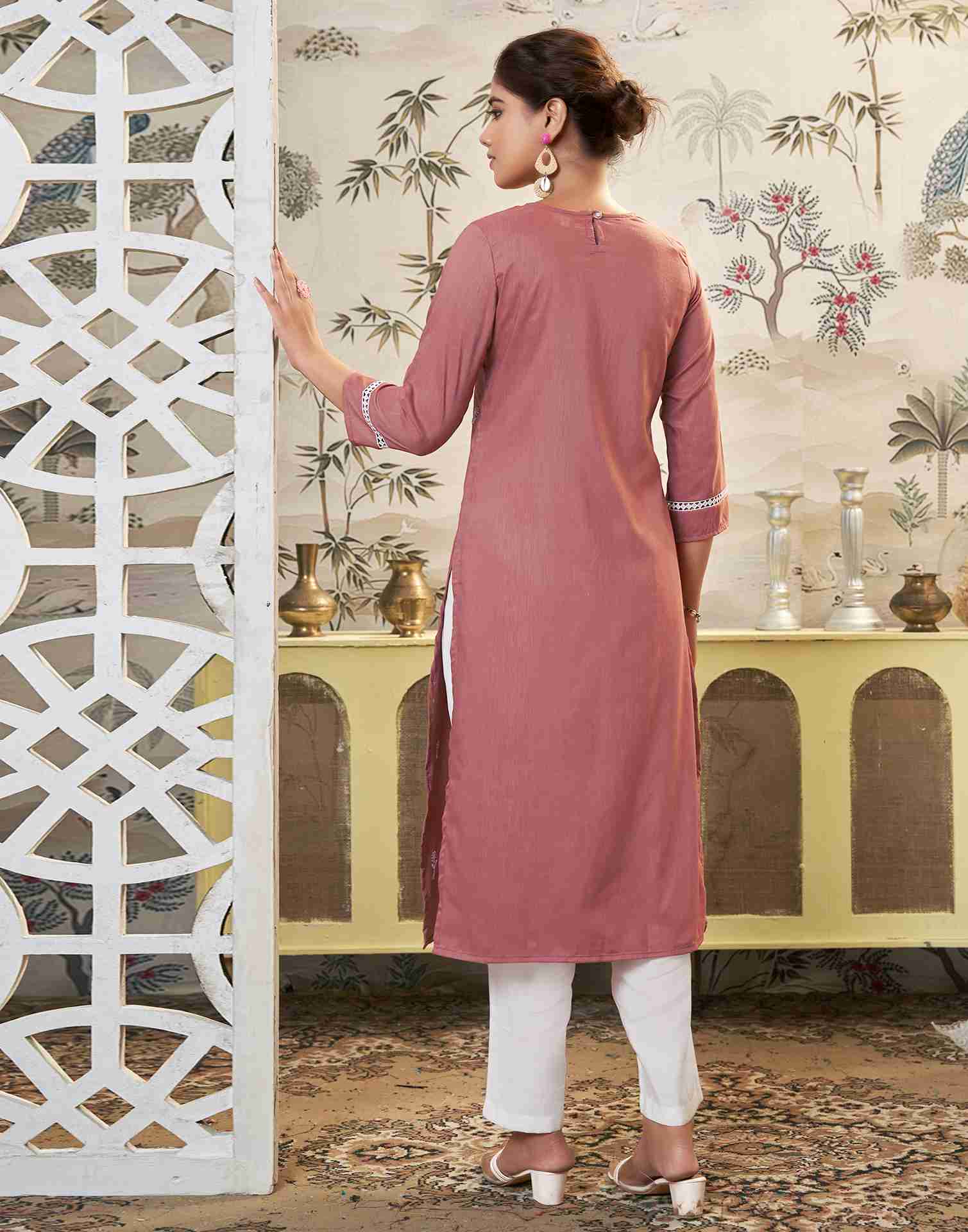 Dusty Pink Embroidery Chinnon Straight Kurta