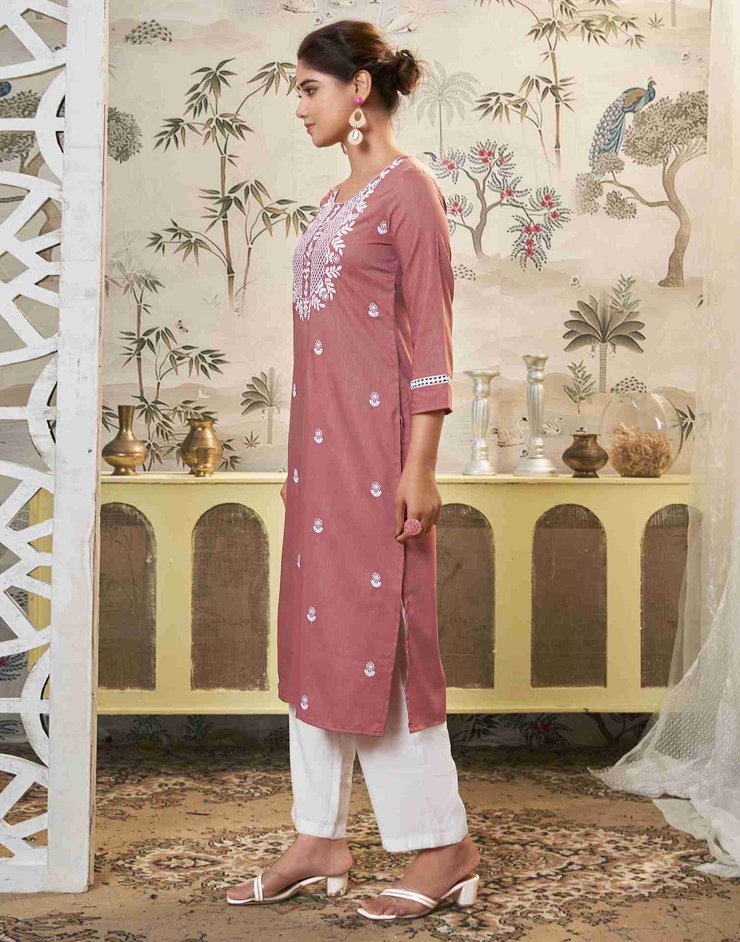 Dusty Pink Embroidery Chinnon Straight Kurta