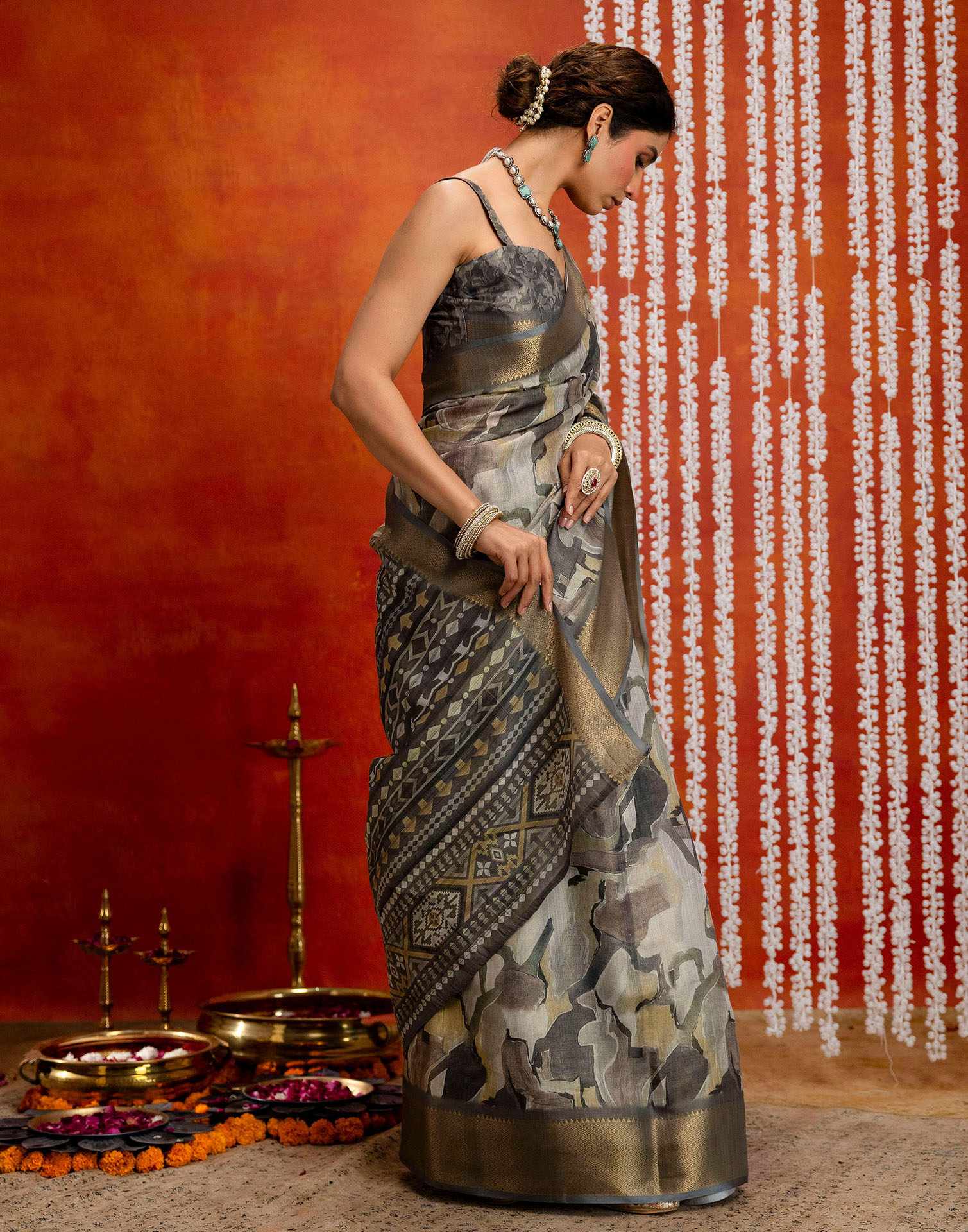 Grey Cotton Printed Woven Saree