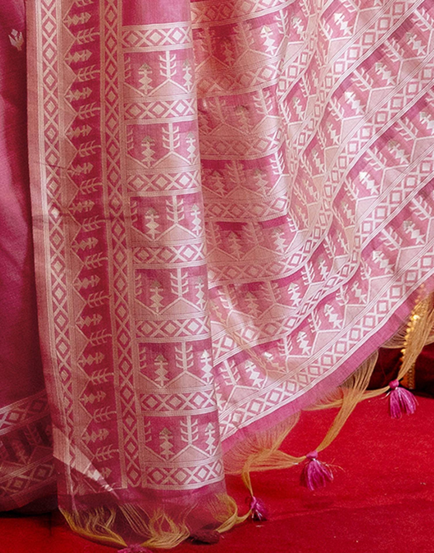 Rose Pink Cotton Woven Printed Saree