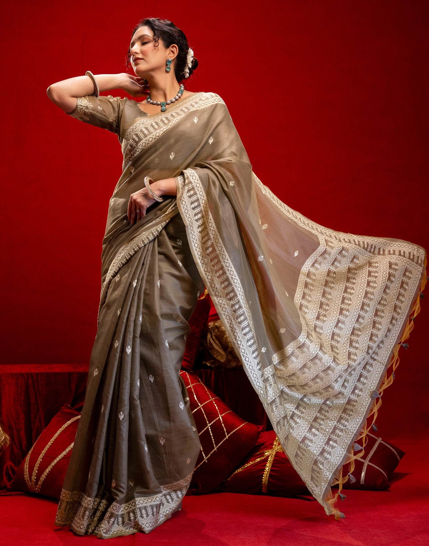 Grey Cotton Woven Printed Saree