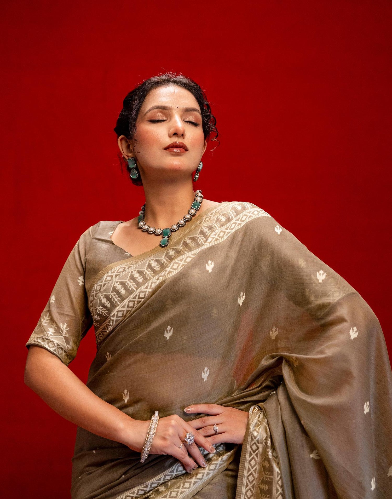 Grey Cotton Woven Printed Saree