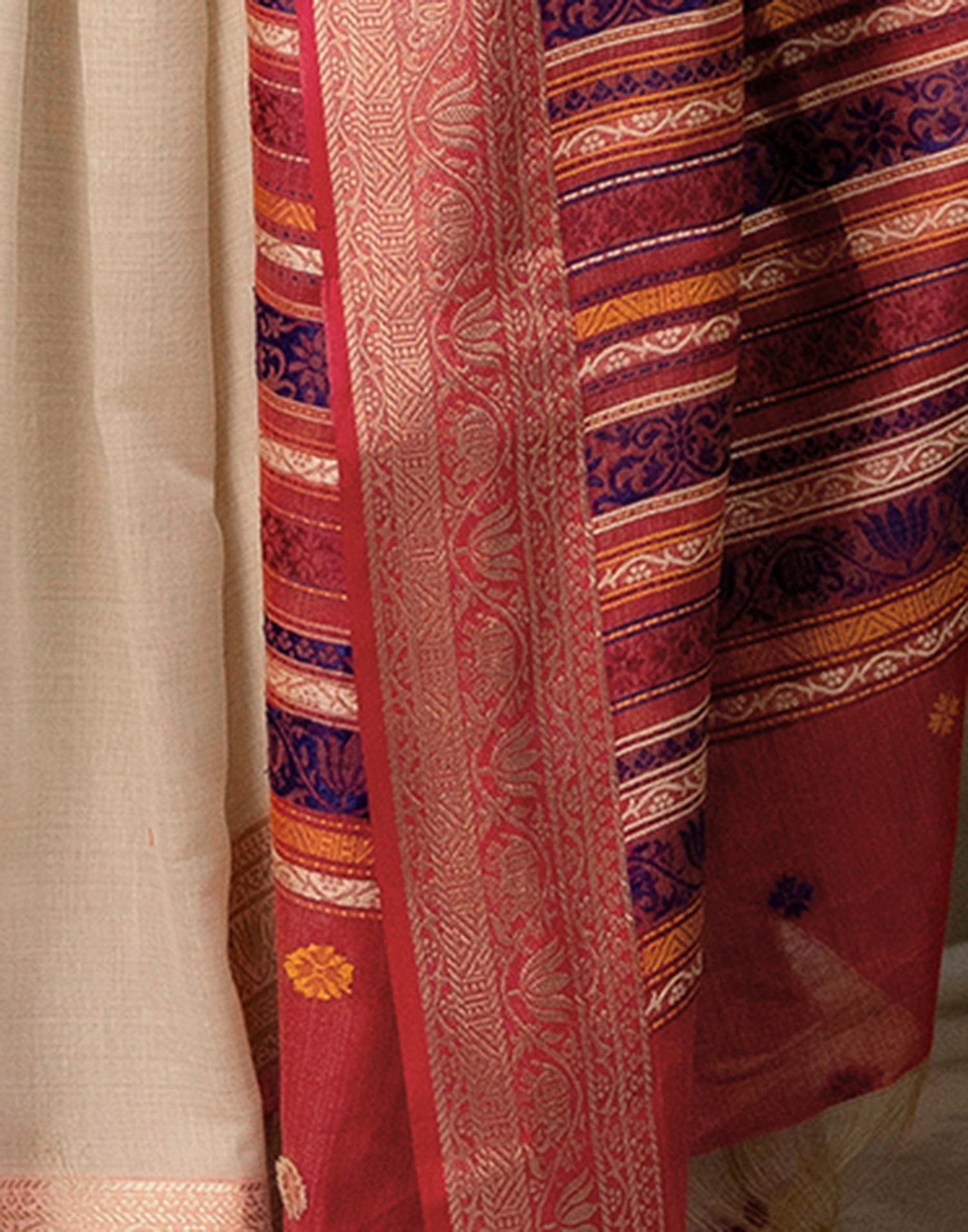 Beige Cotton Linen Woven Printed Saree