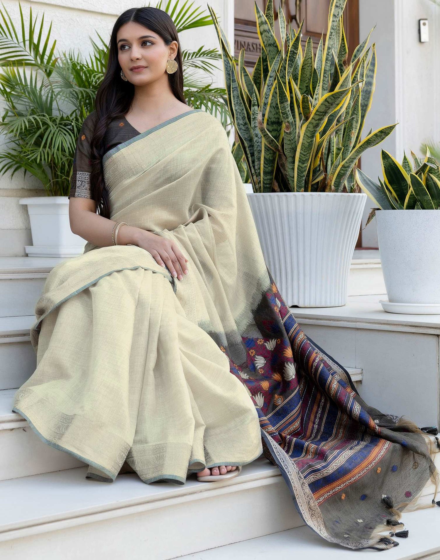 Beige Cotton Linen Woven Printed Saree