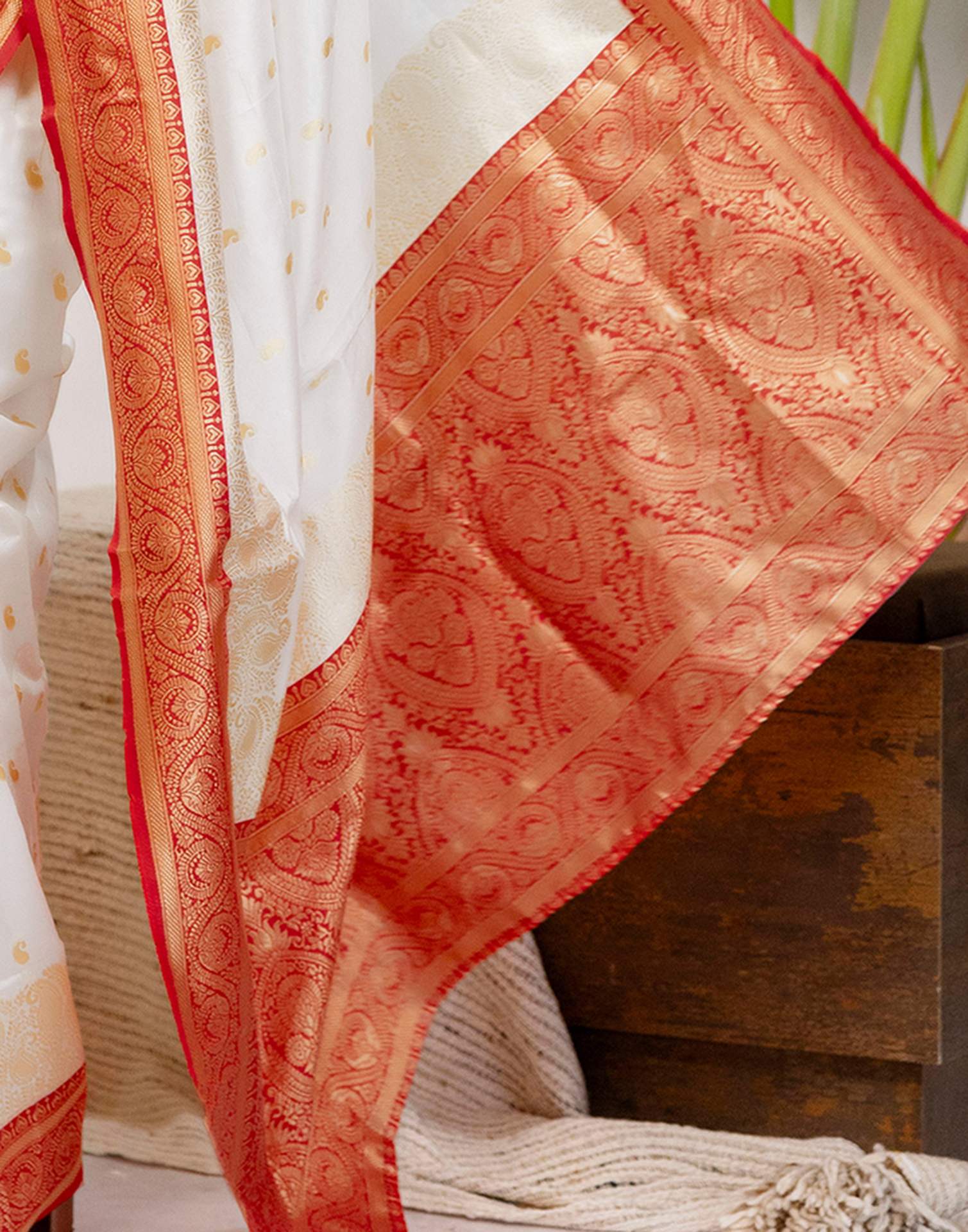 White Silk Woven Kanjivaram Saree