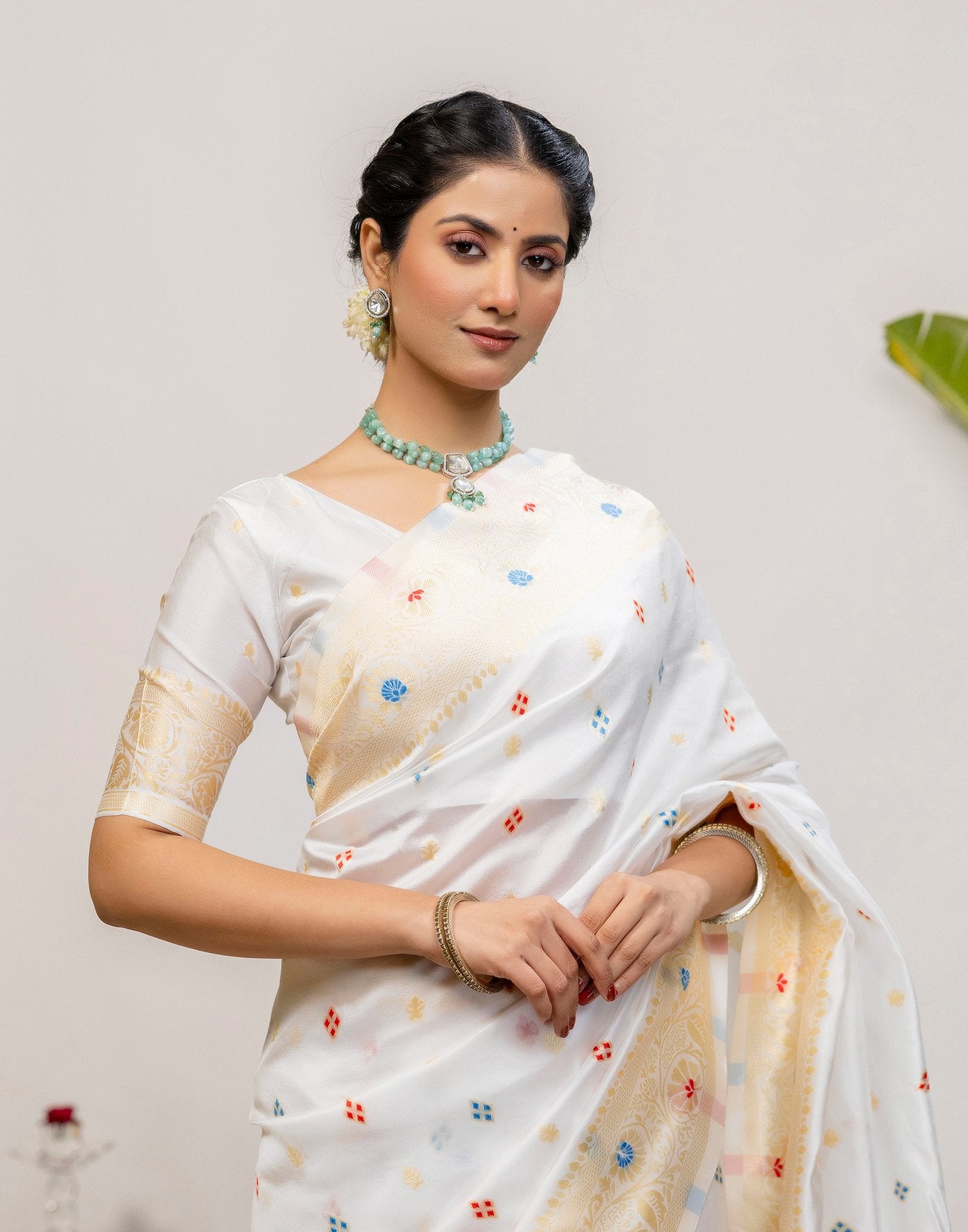 White Silk Woven Banarasi Saree