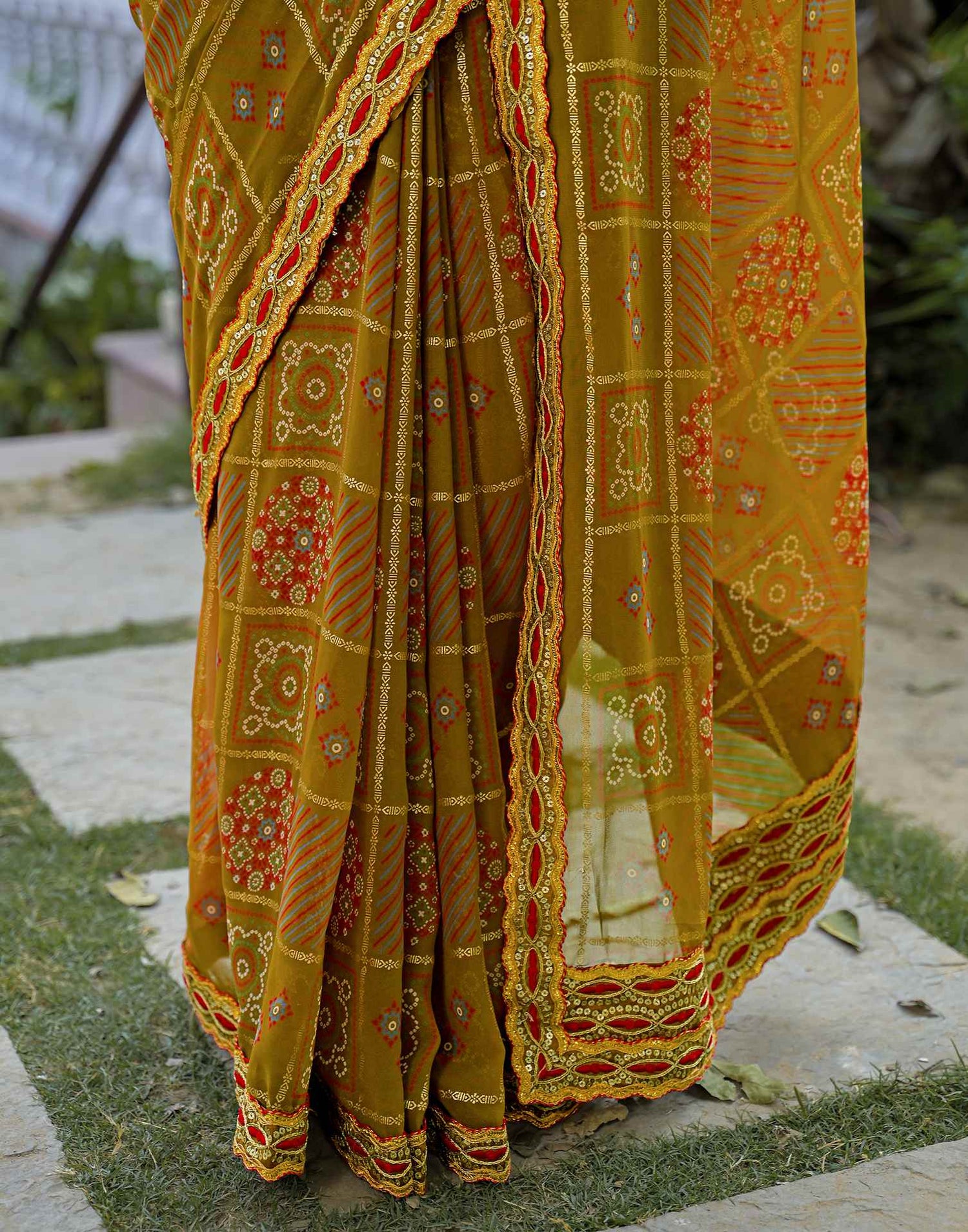 Dusty Brown Georgette Bandhani Printed Lace Saree