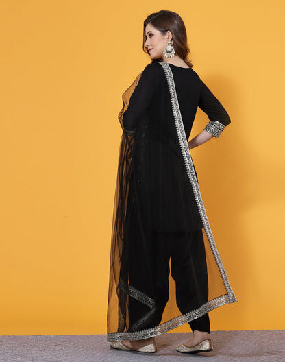 Black Embroidered Punjabi Suit | Leemboodi