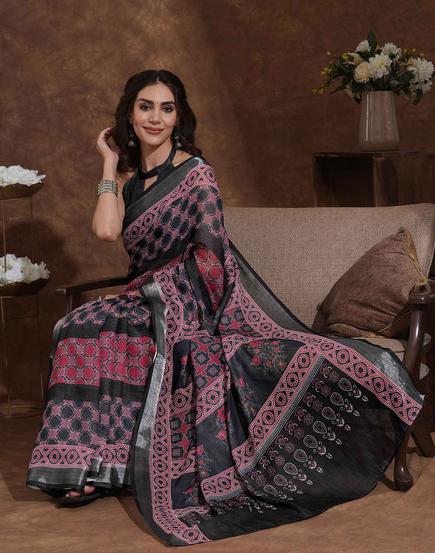 Black Linen Woven Printed Saree