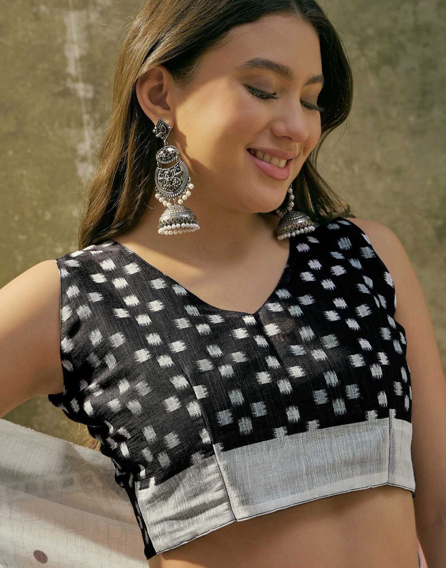 Off White Linen Floral Printed Saree