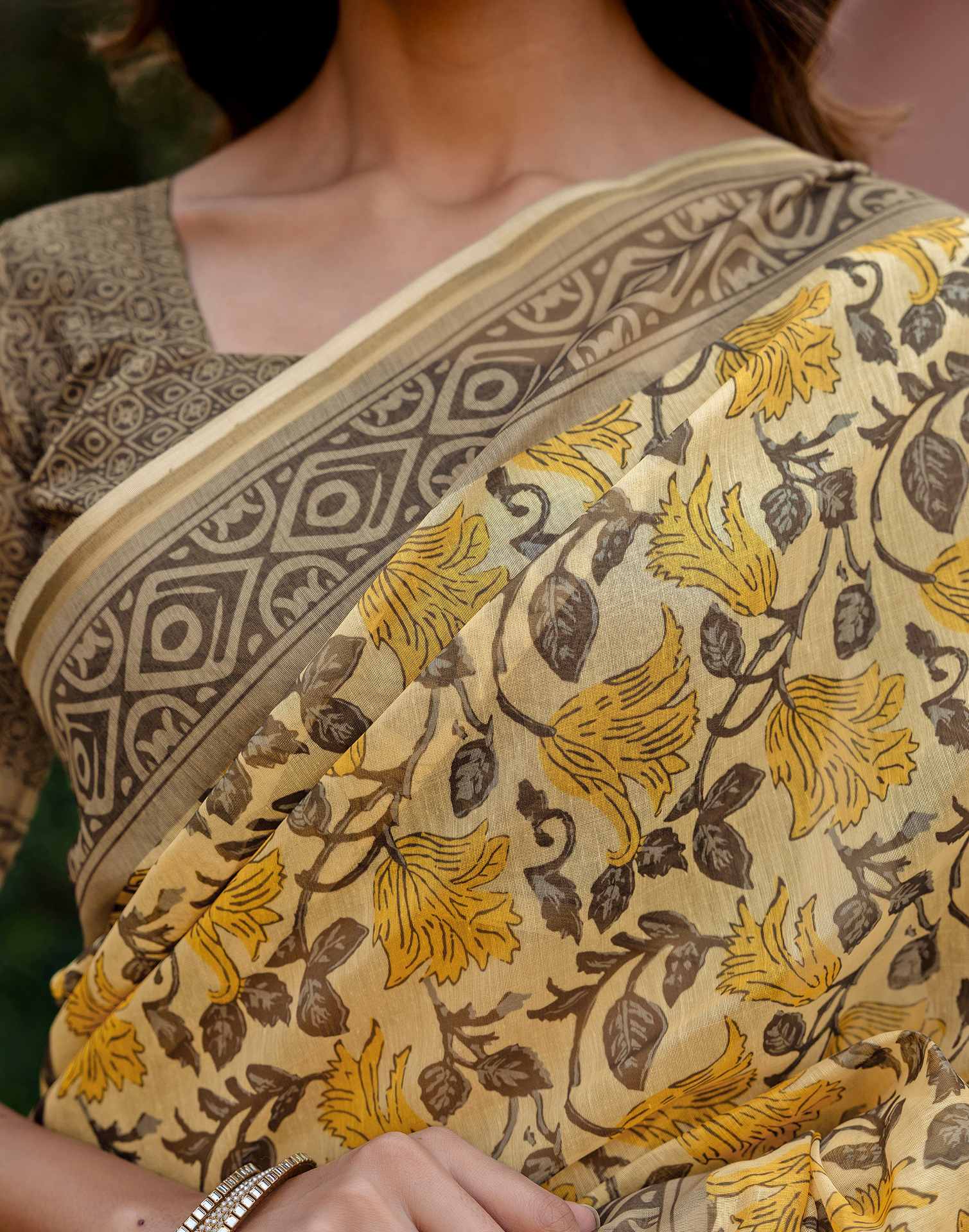 Light Yellow Linen Floral Printed Saree