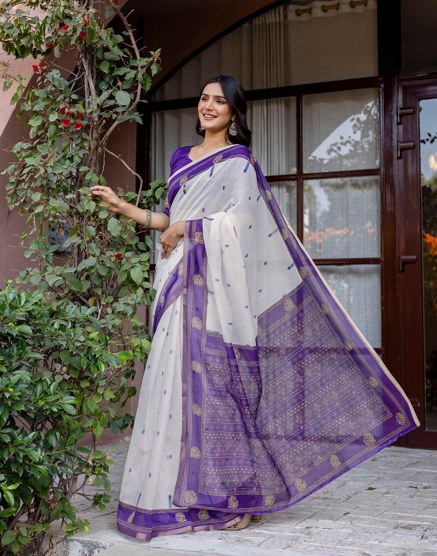 White Linen Printed Saree
