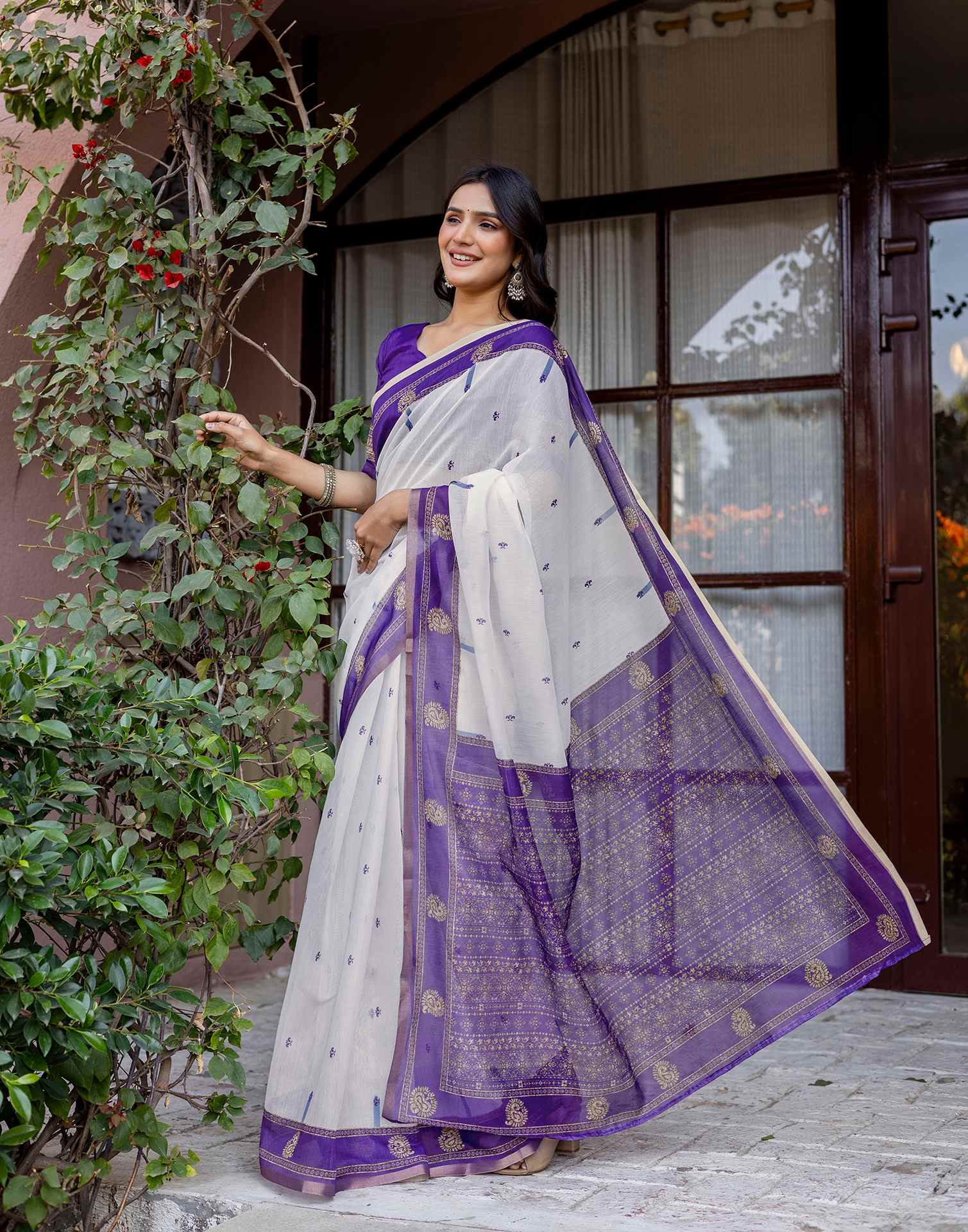 White Linen Printed Saree