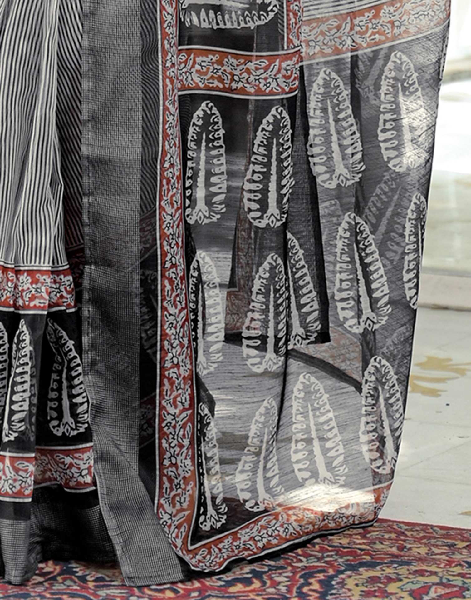 Ready To Wear Grey Linen Printed Saree