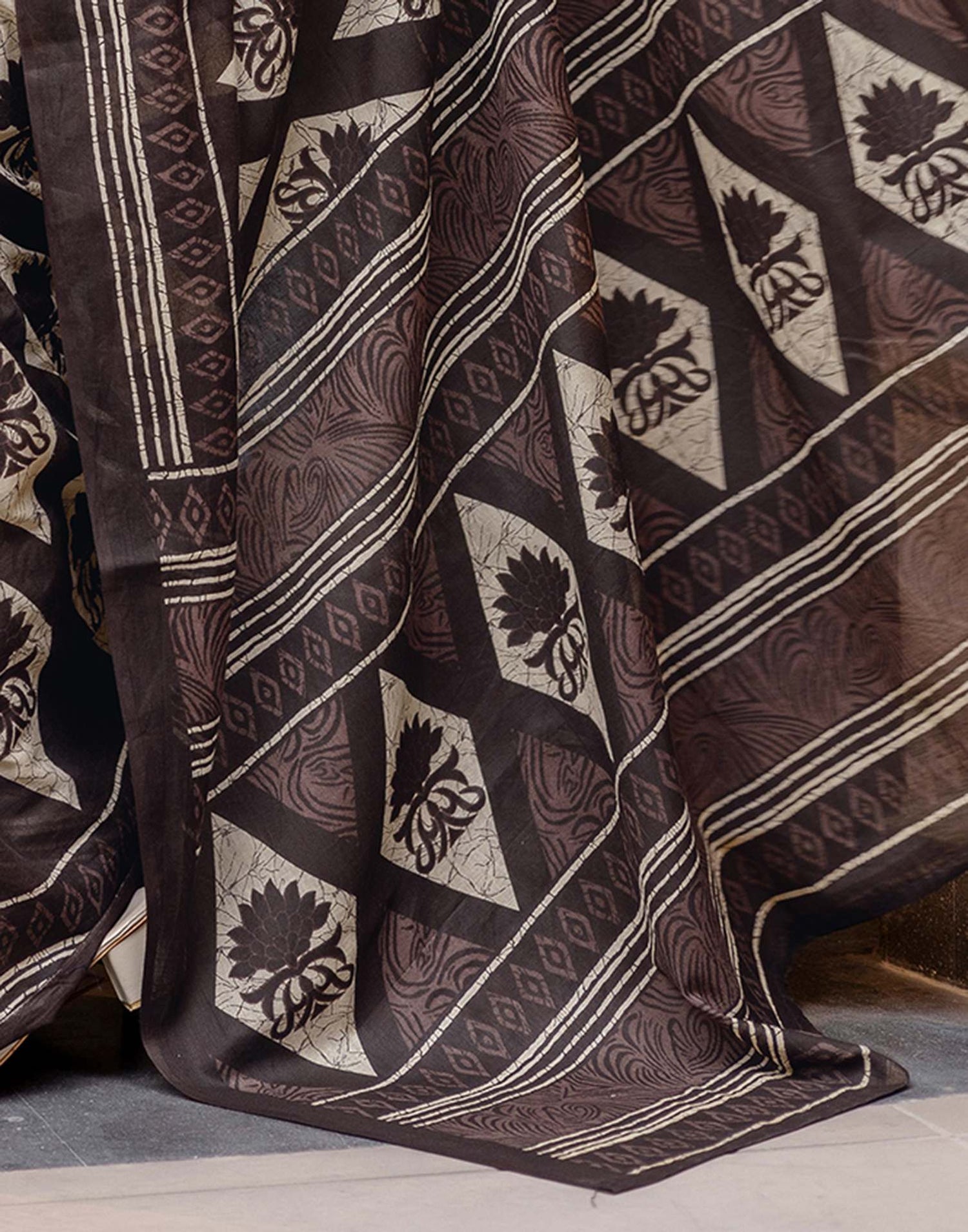Dark Brown Cotton Printed Saree