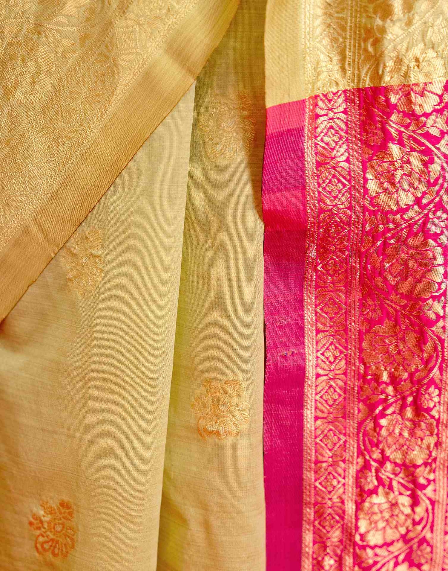 Pista Green Silk Woven Paithani Saree