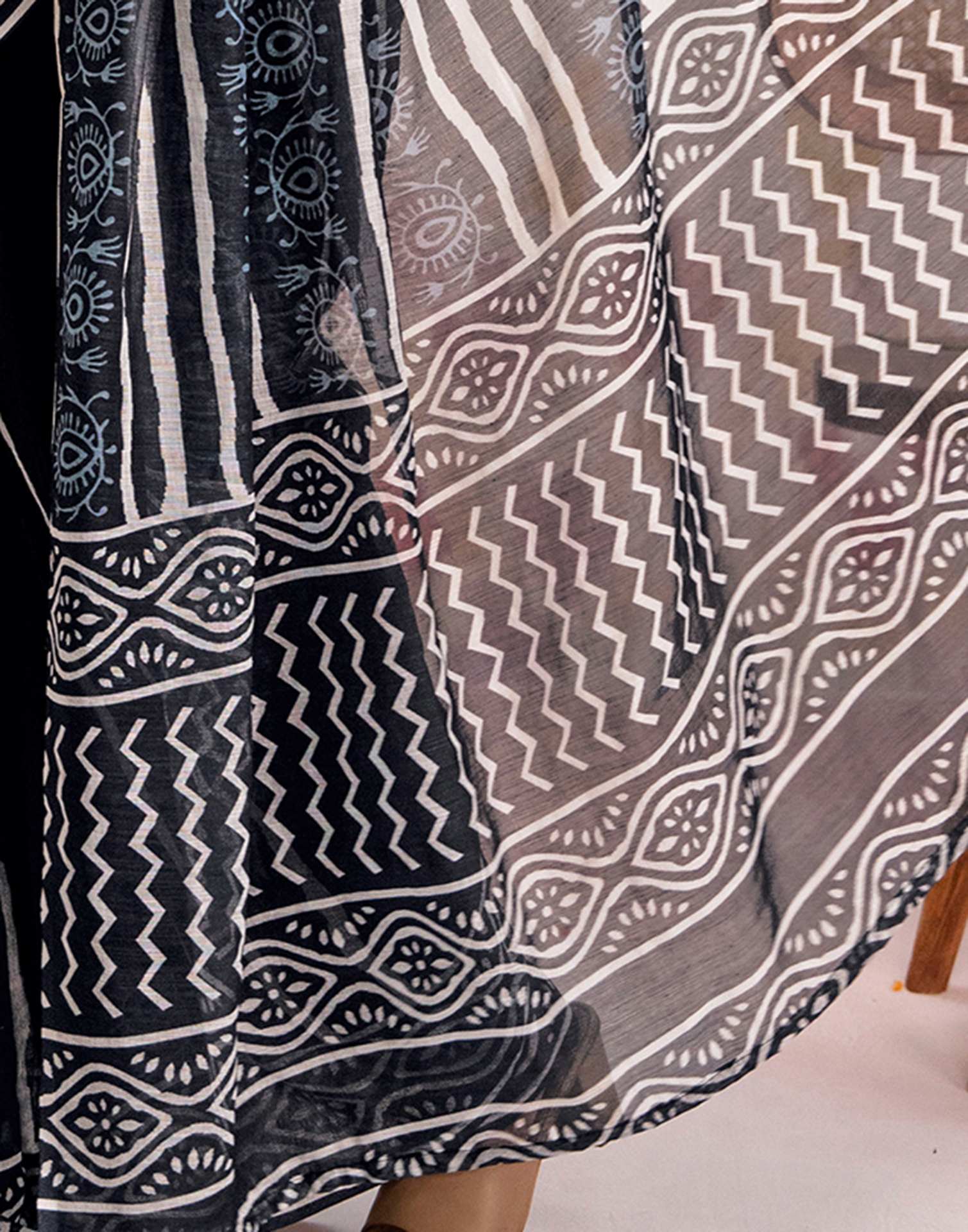Ready To Wear Navy Blue Linen Printed Saree