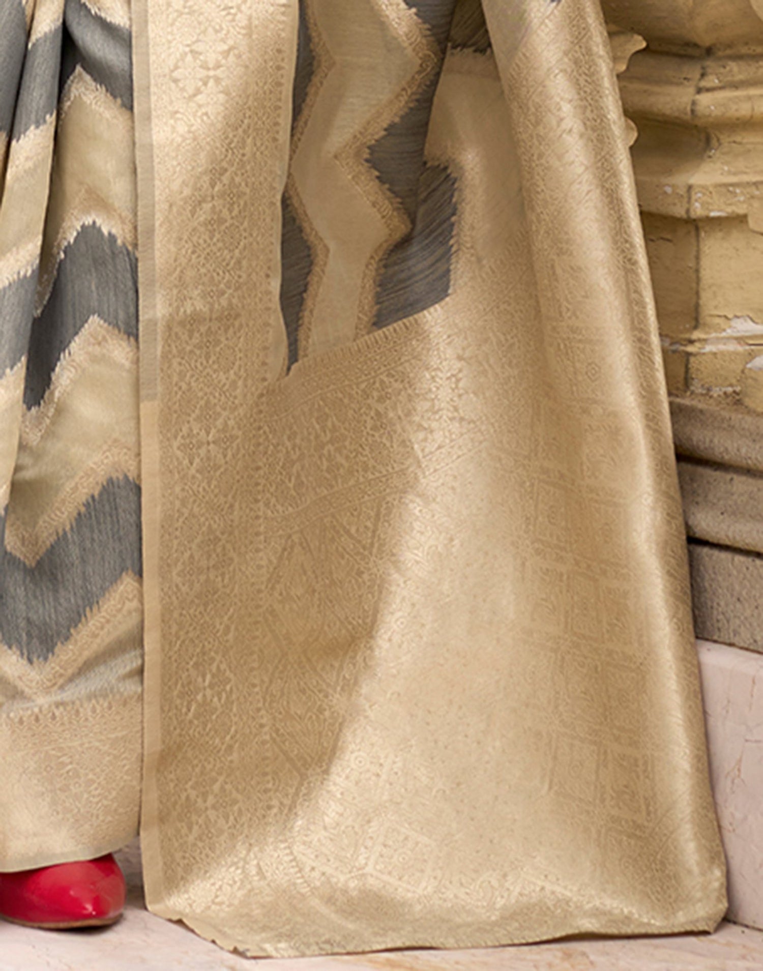 Grey Cotton Linen Woven Saree