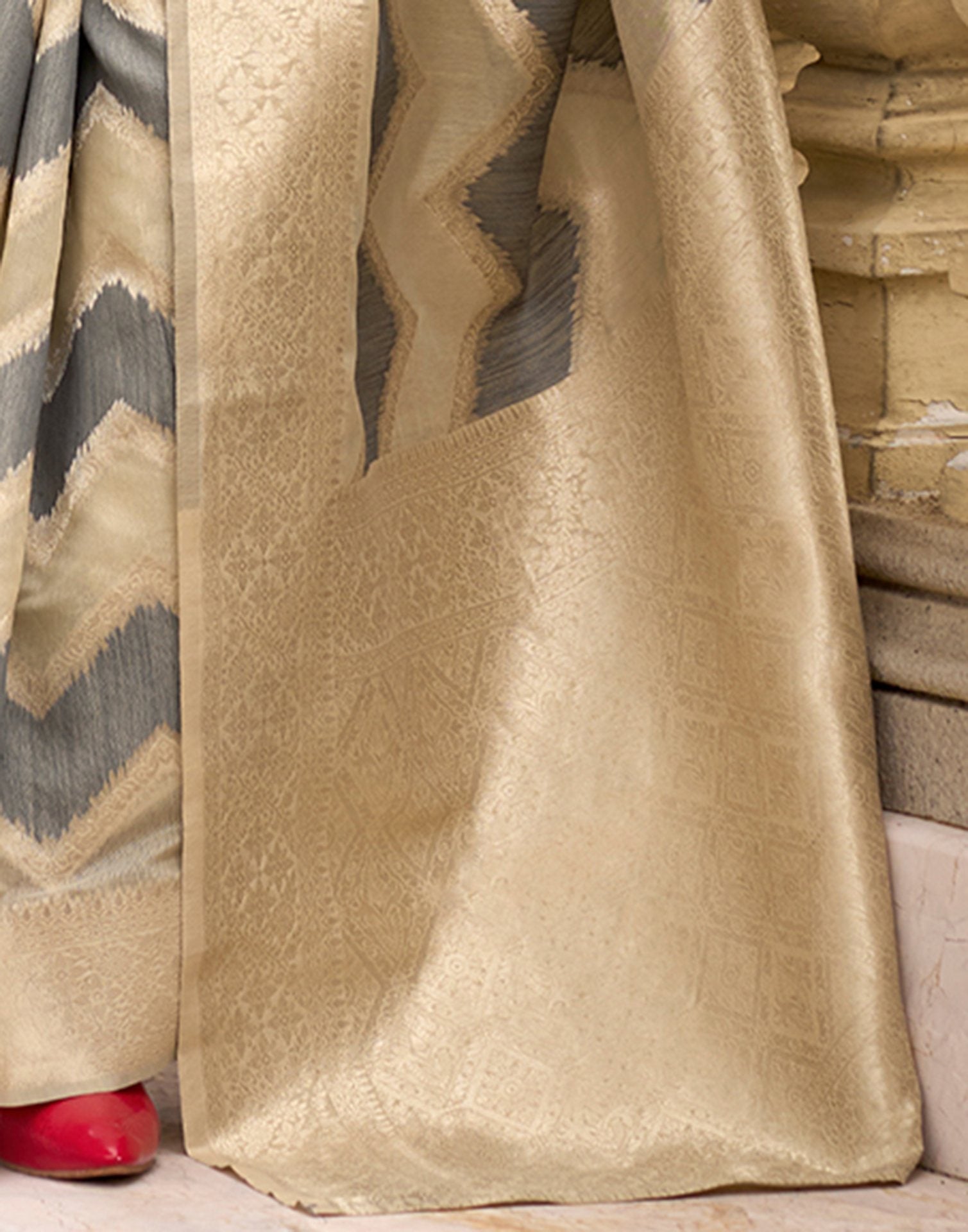 Grey Cotton Linen Woven Saree