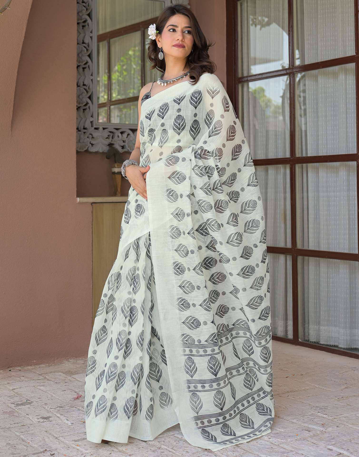 Ready To Wear Off White Linen Printed Embroidery Border Saree