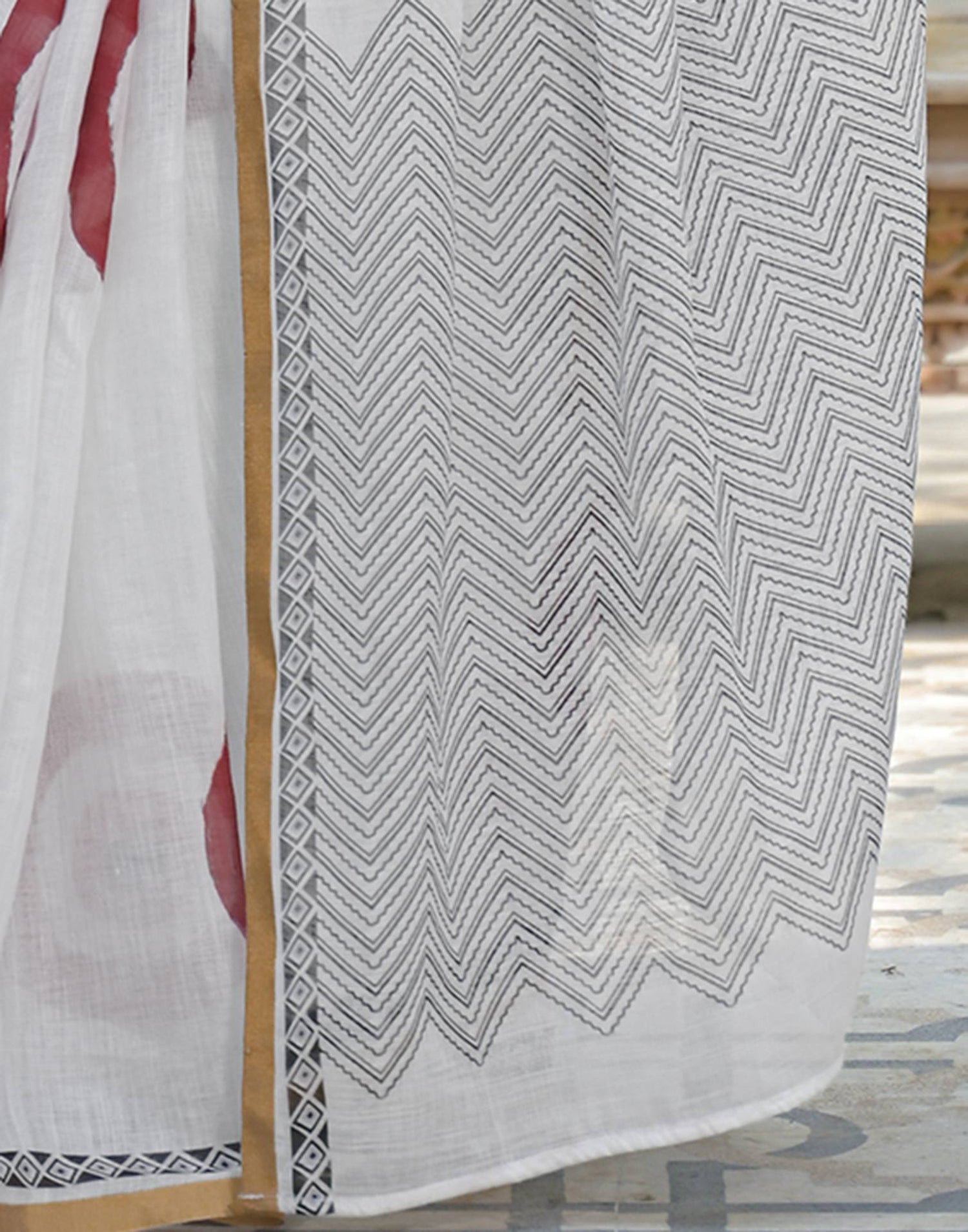 White Linen Printed Saree