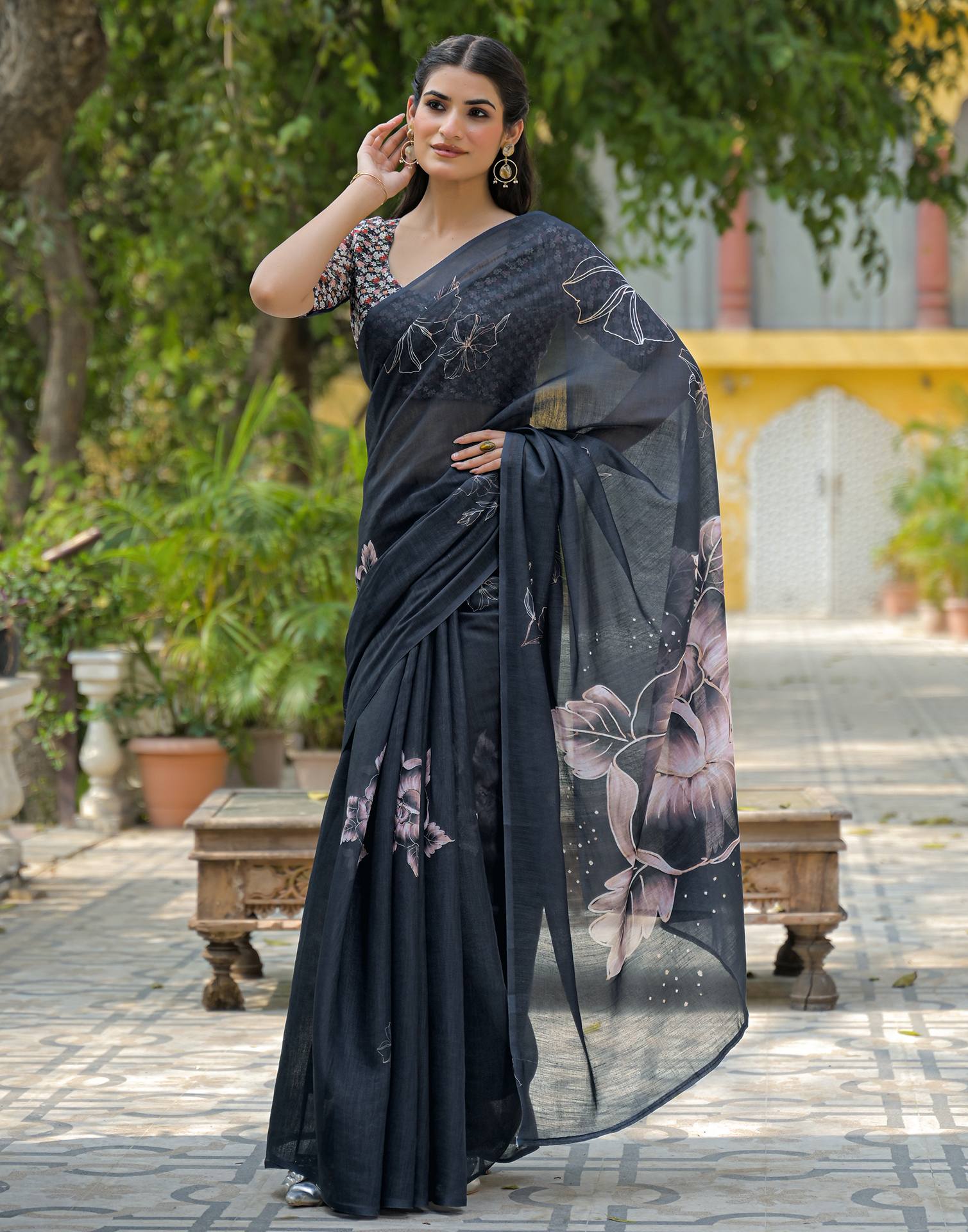 Black Linen Floral Printed Saree