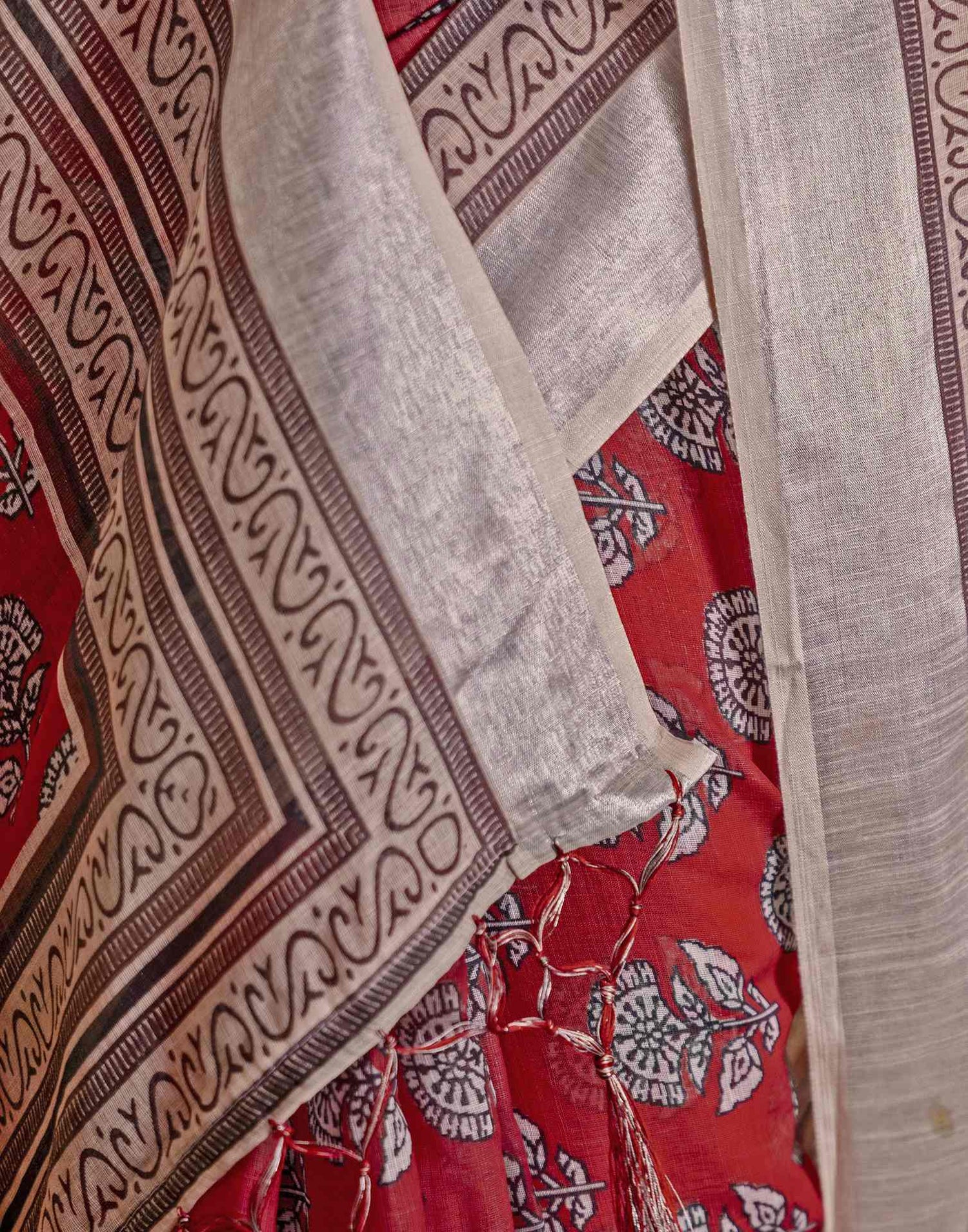 Coral Red Linen Printed Saree