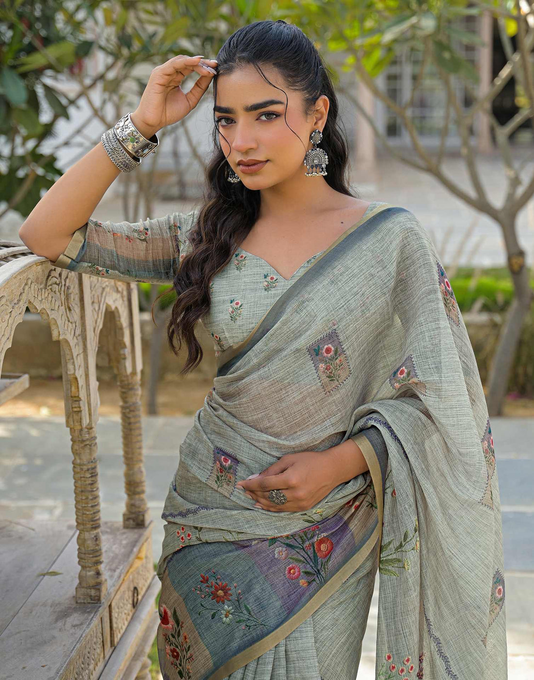 Ash Grey Linen Floral Printed Saree